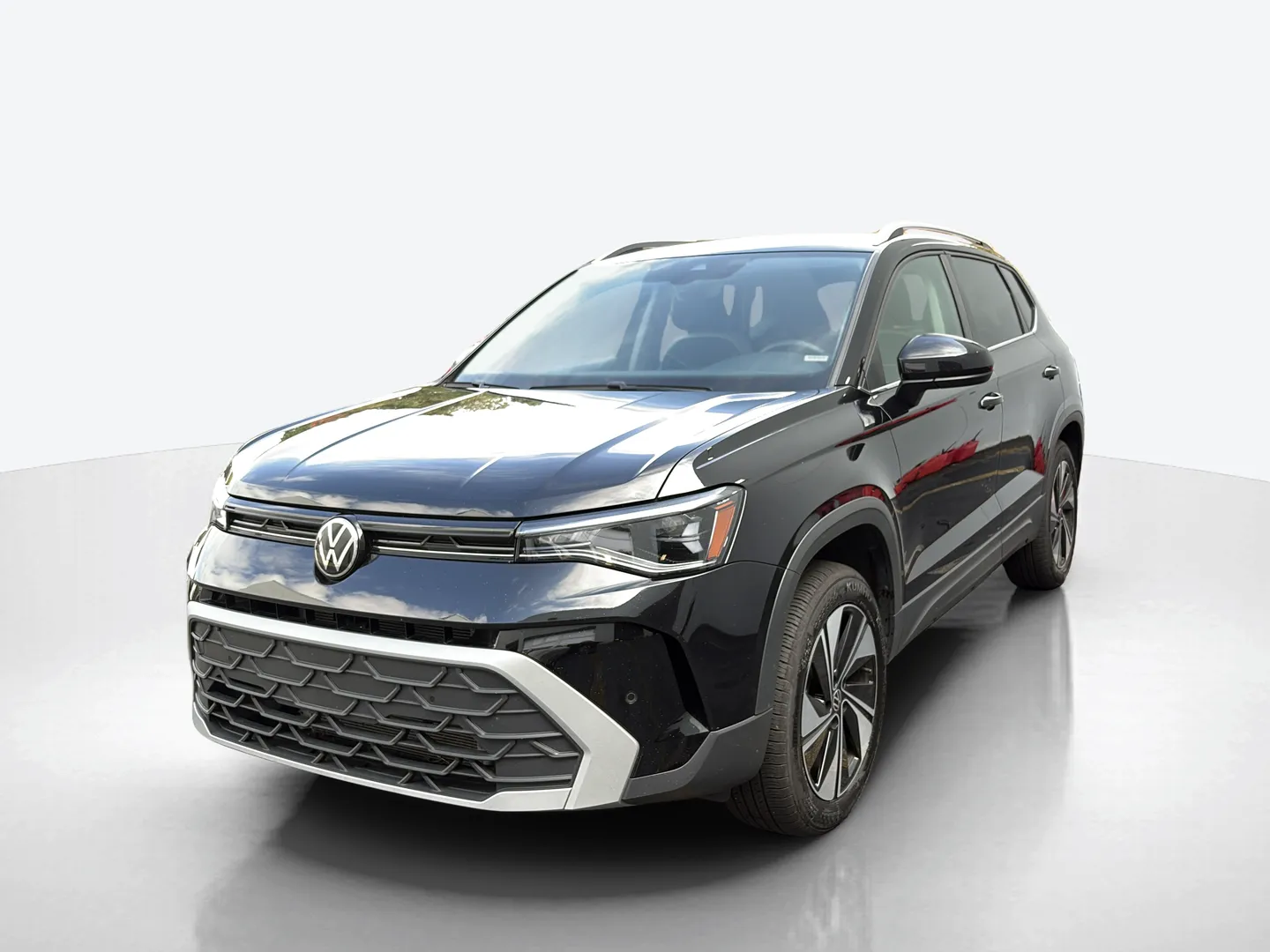 2025 Volkswagen Taos — image 1 of 6