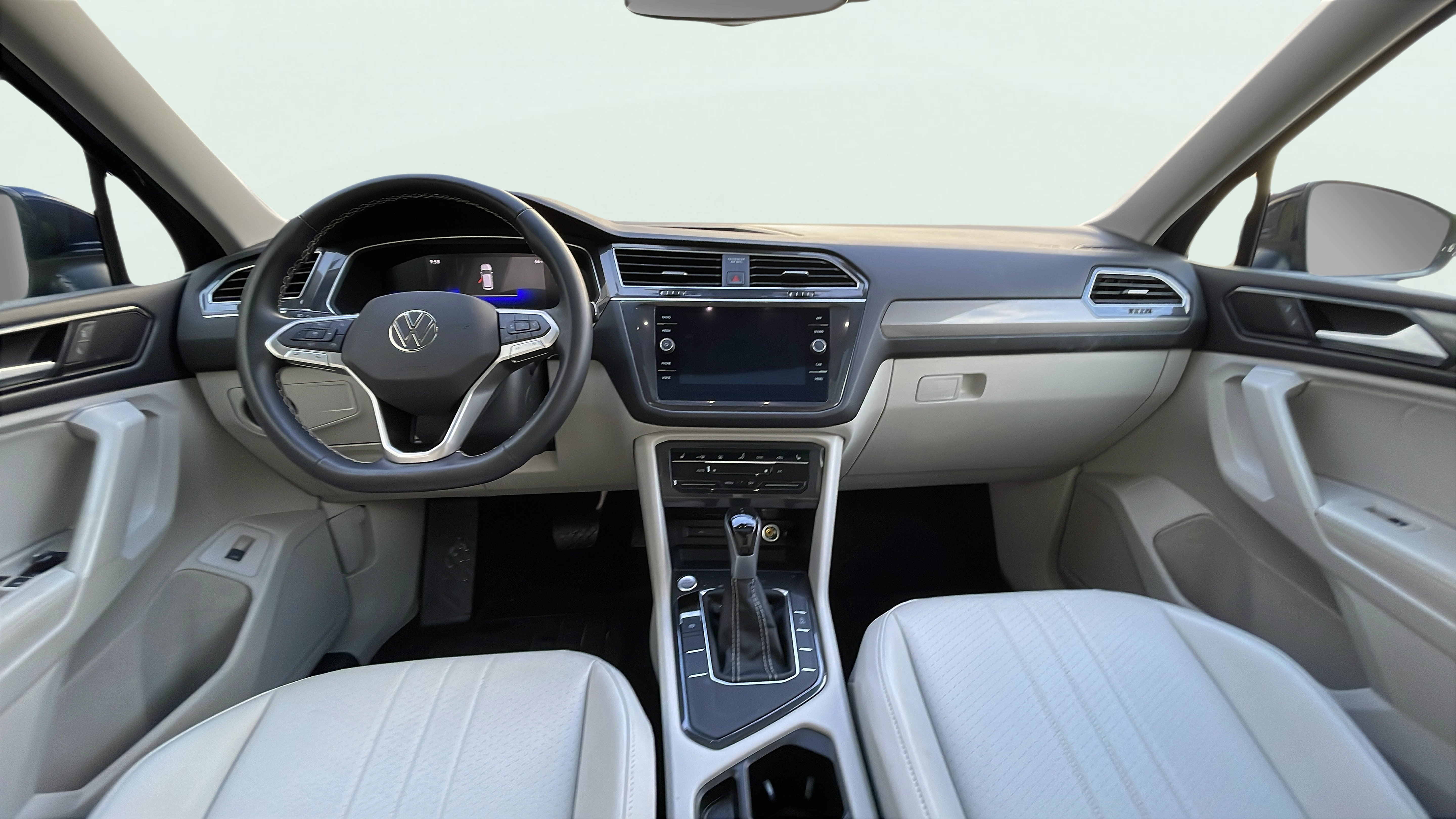 Vehicle interior 360 preview