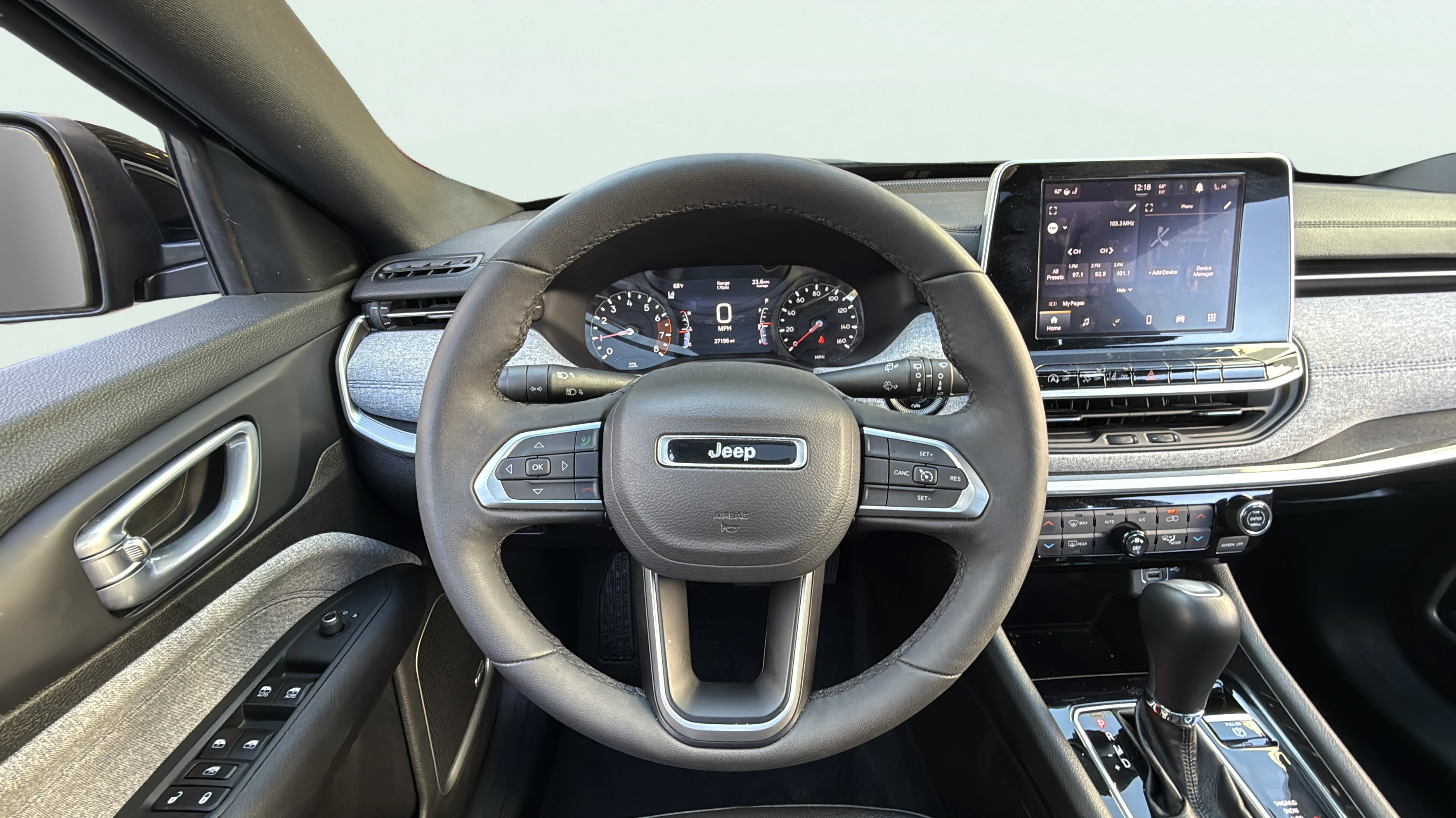 Vehicle interior 360 preview