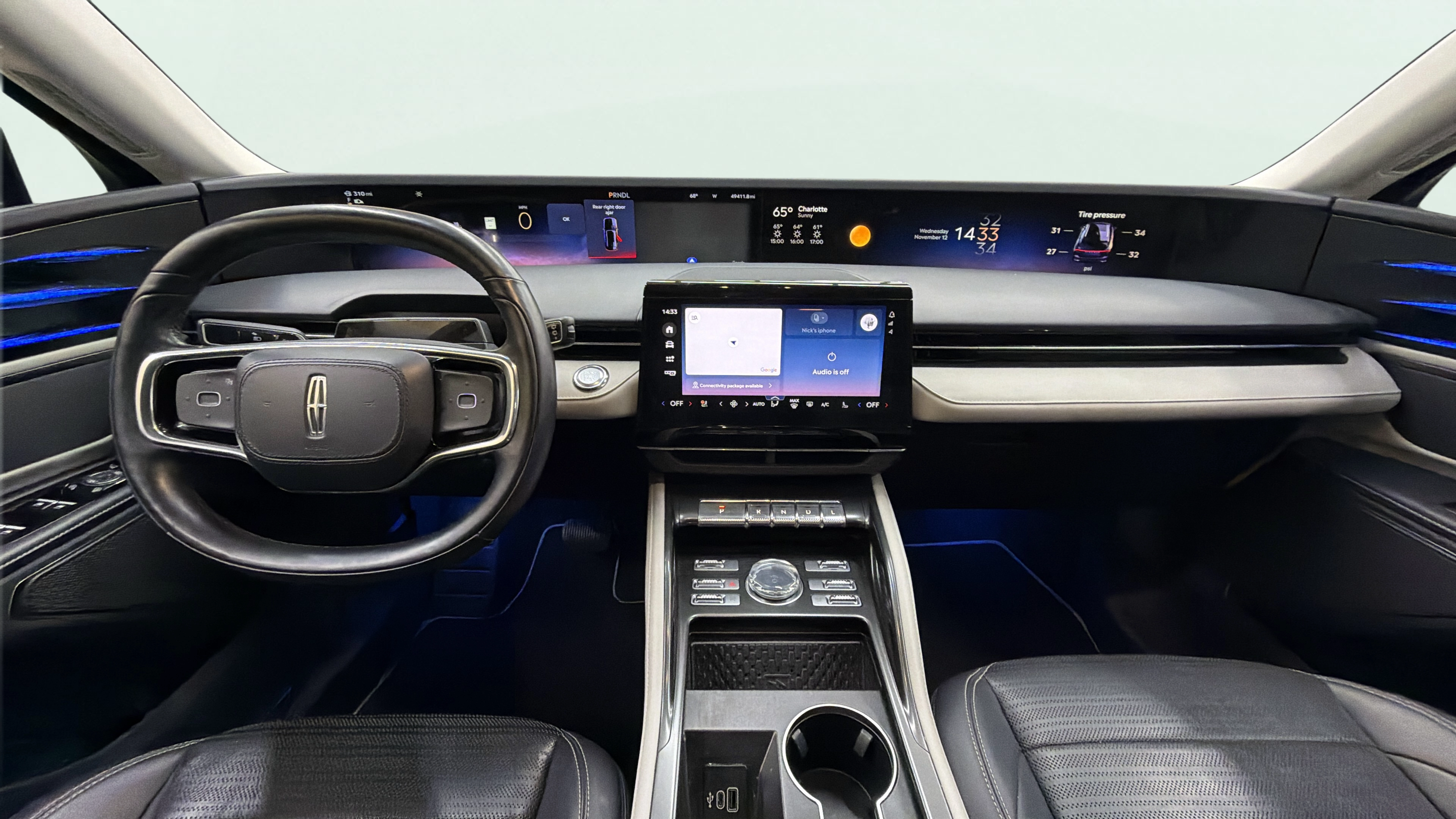 Vehicle interior 360 preview