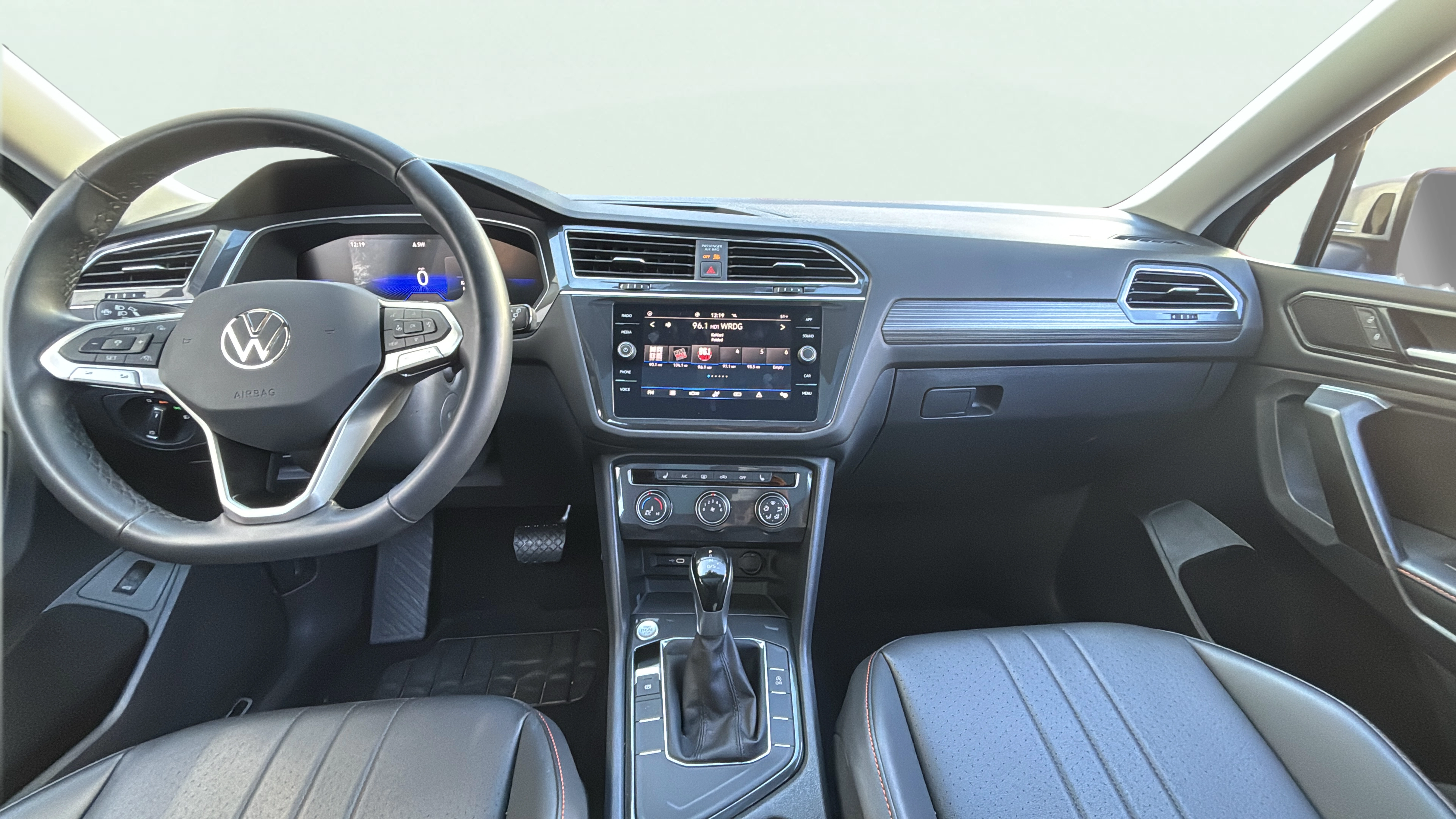 Vehicle interior 360 preview