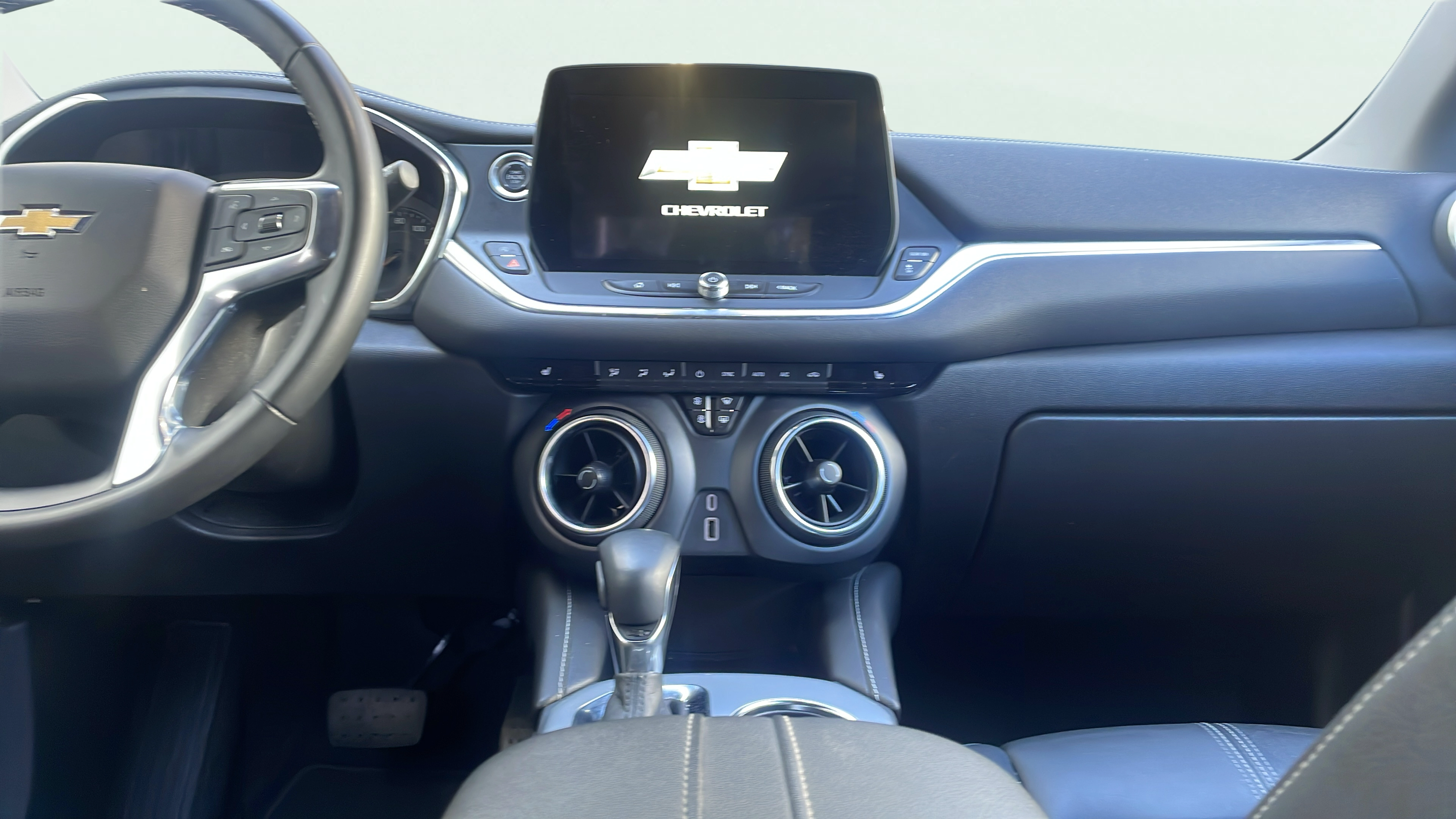 Vehicle interior 360 preview