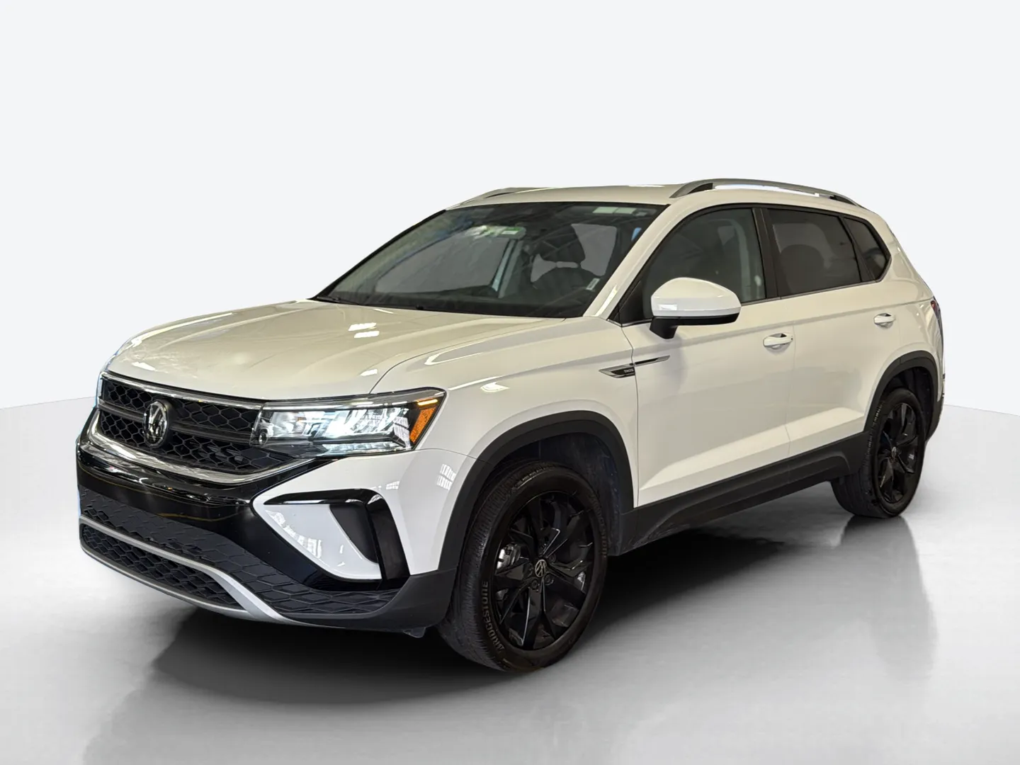 2024 Volkswagen Taos — image 1 of 6