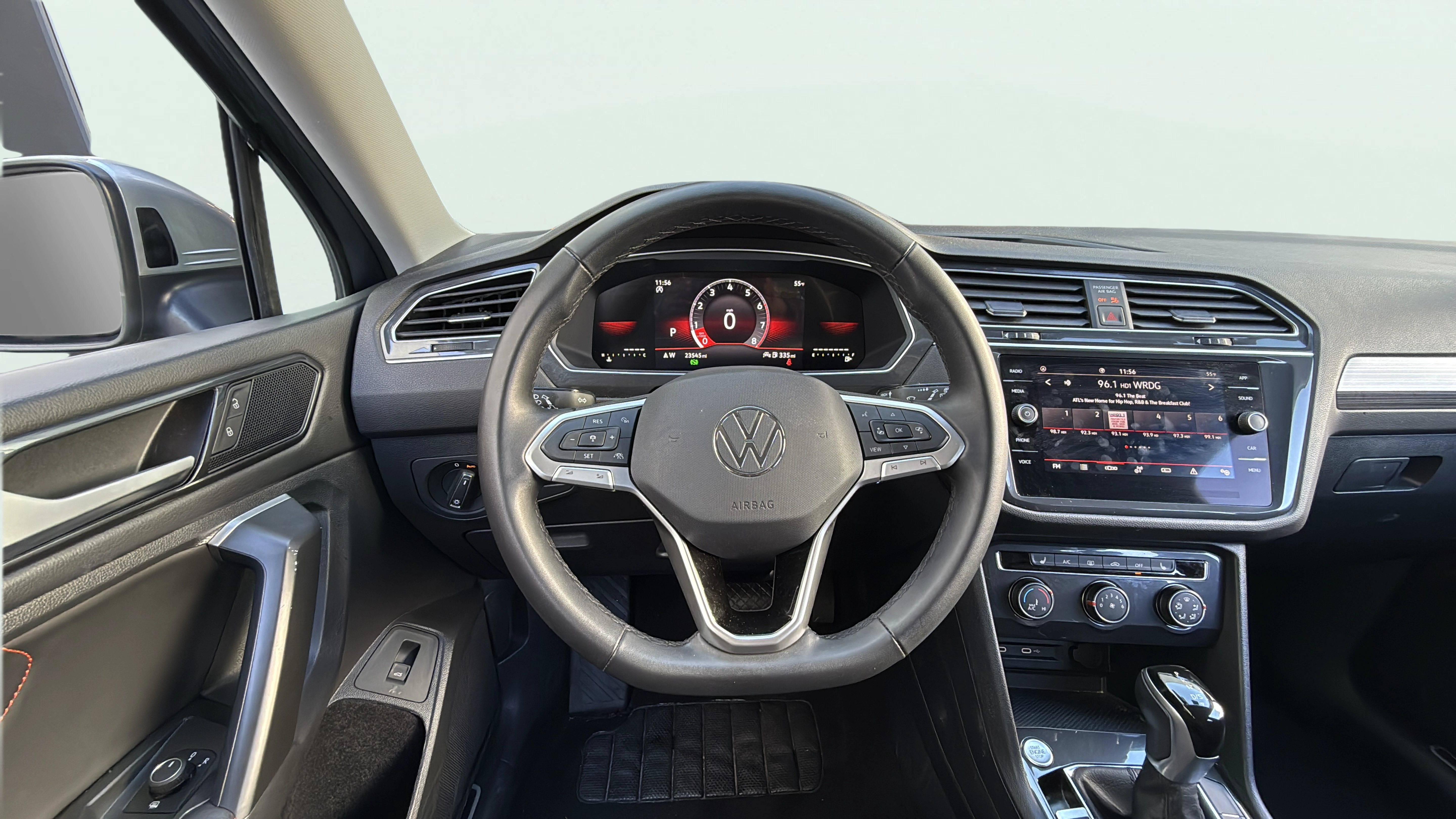 Vehicle interior 360 preview