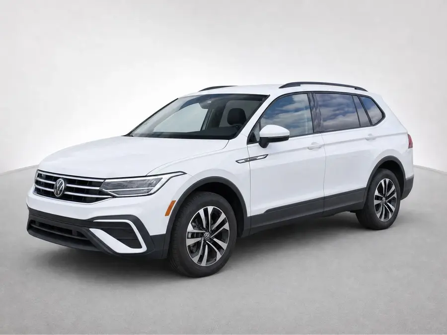 2024 Volkswagen Tiguan — image 1 of 9