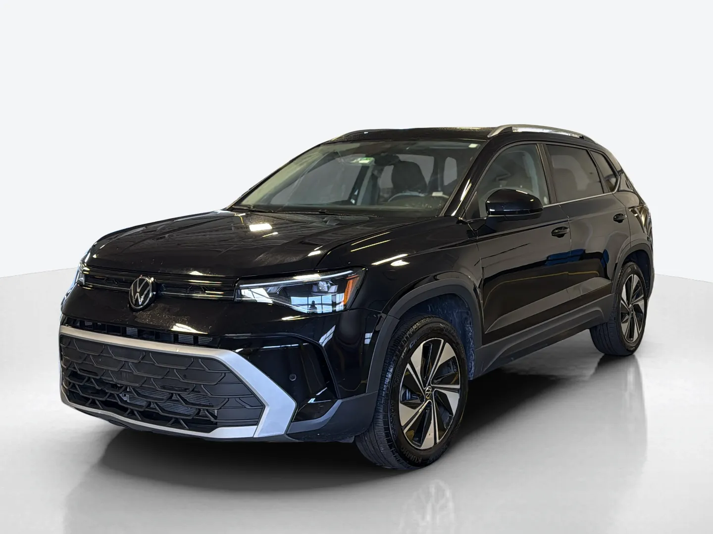2025 Volkswagen Taos — image 1 of 6