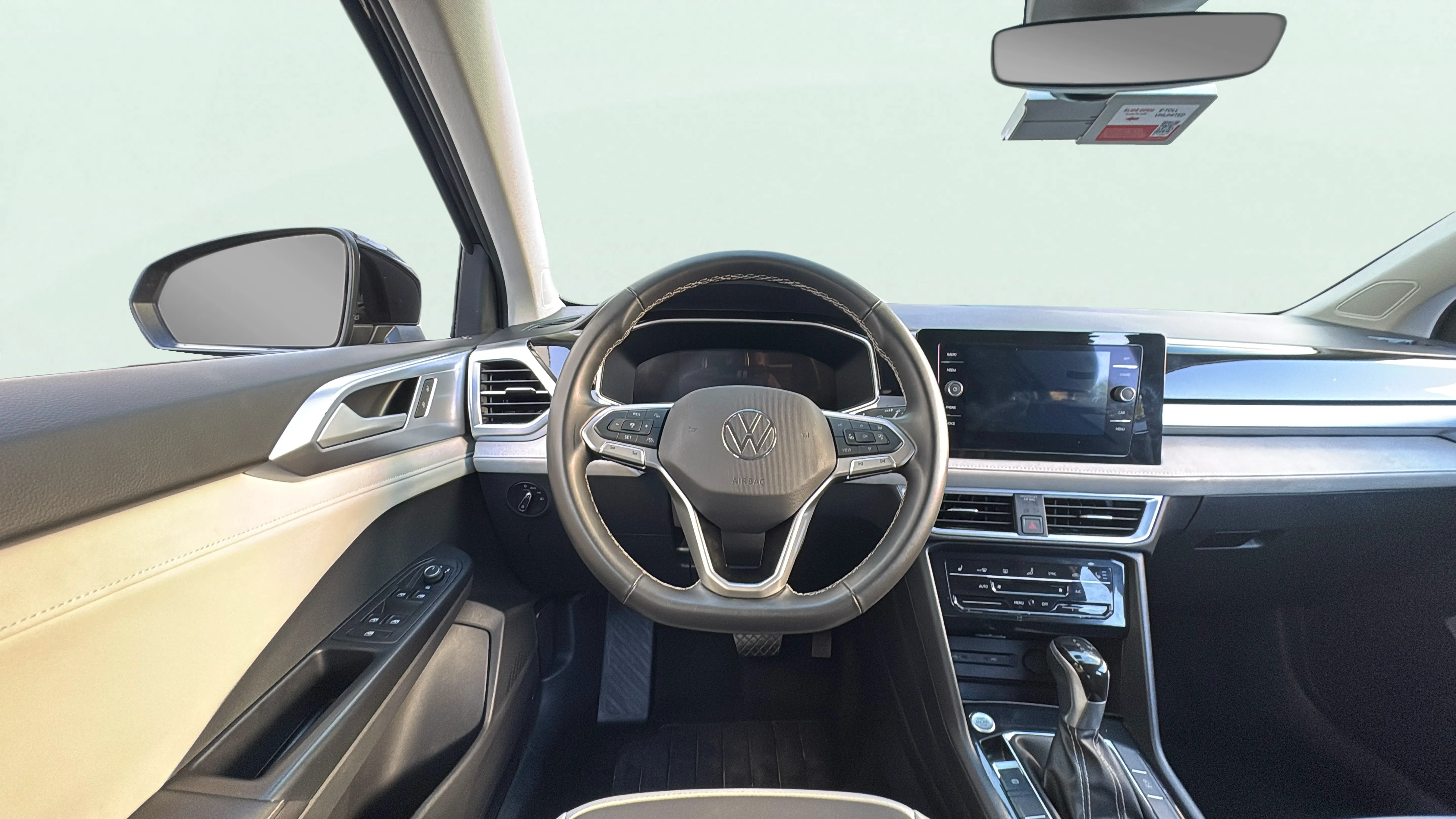 Vehicle interior 360 preview