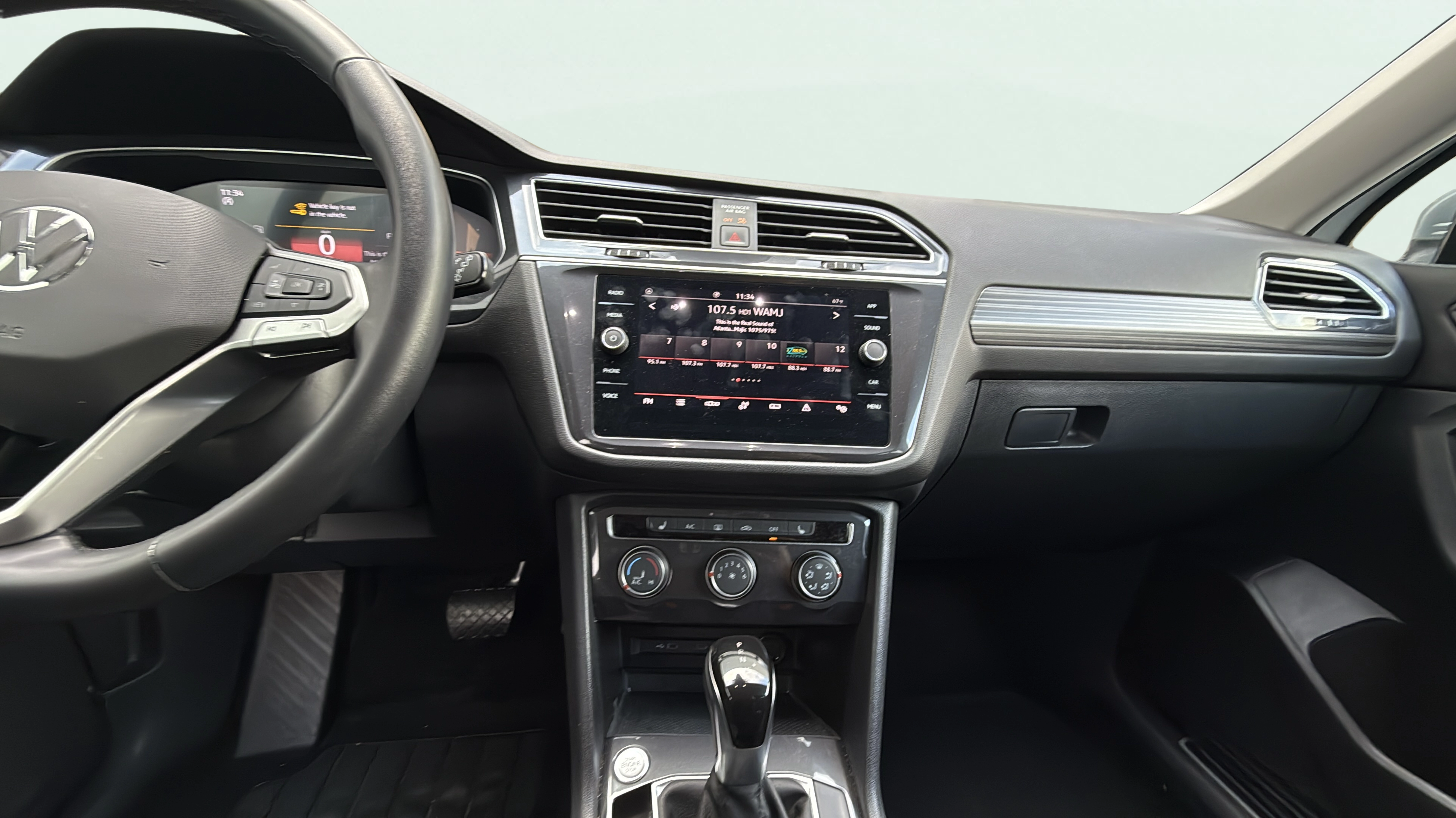 Vehicle interior 360 preview