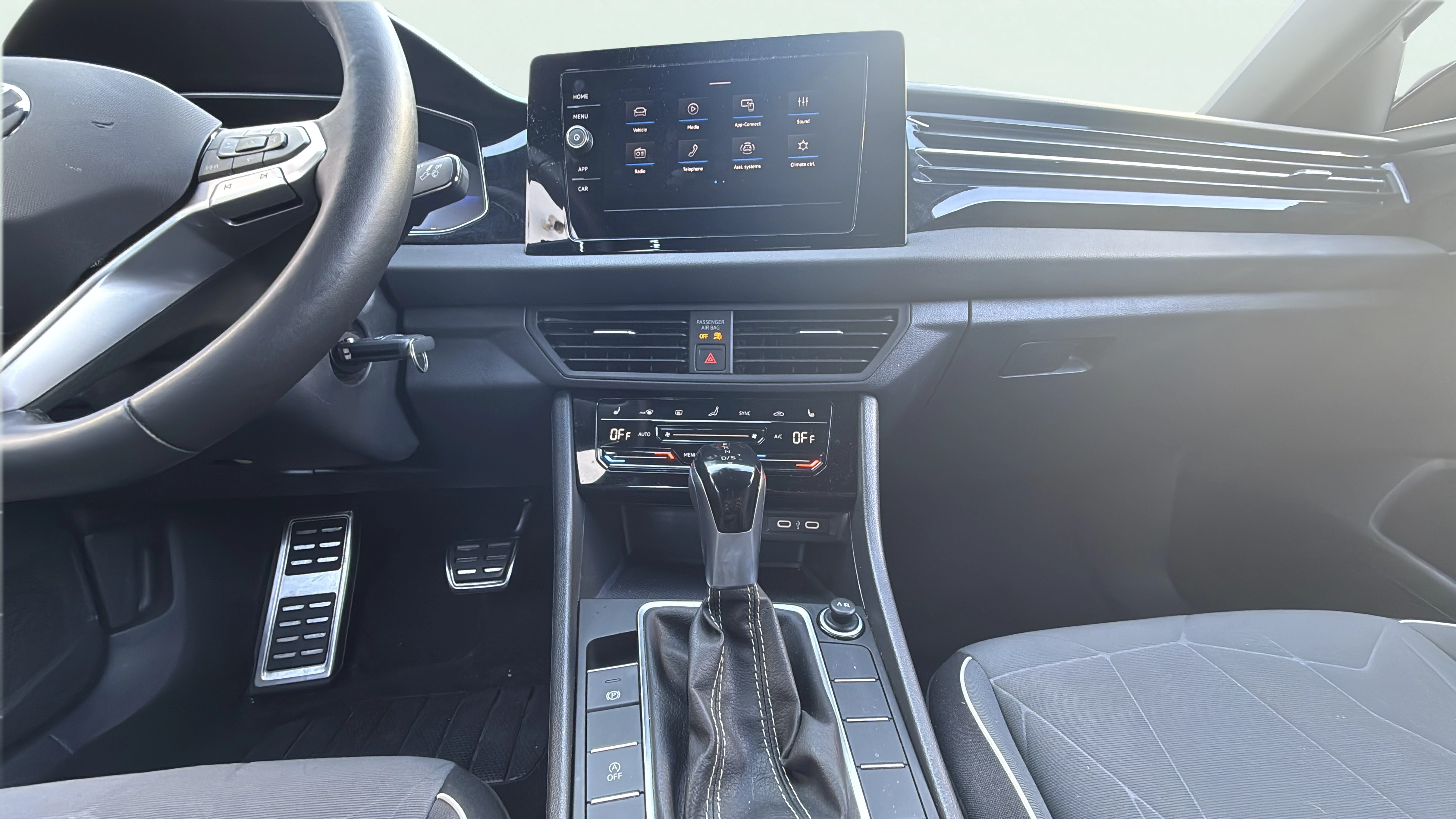 Vehicle interior 360 preview