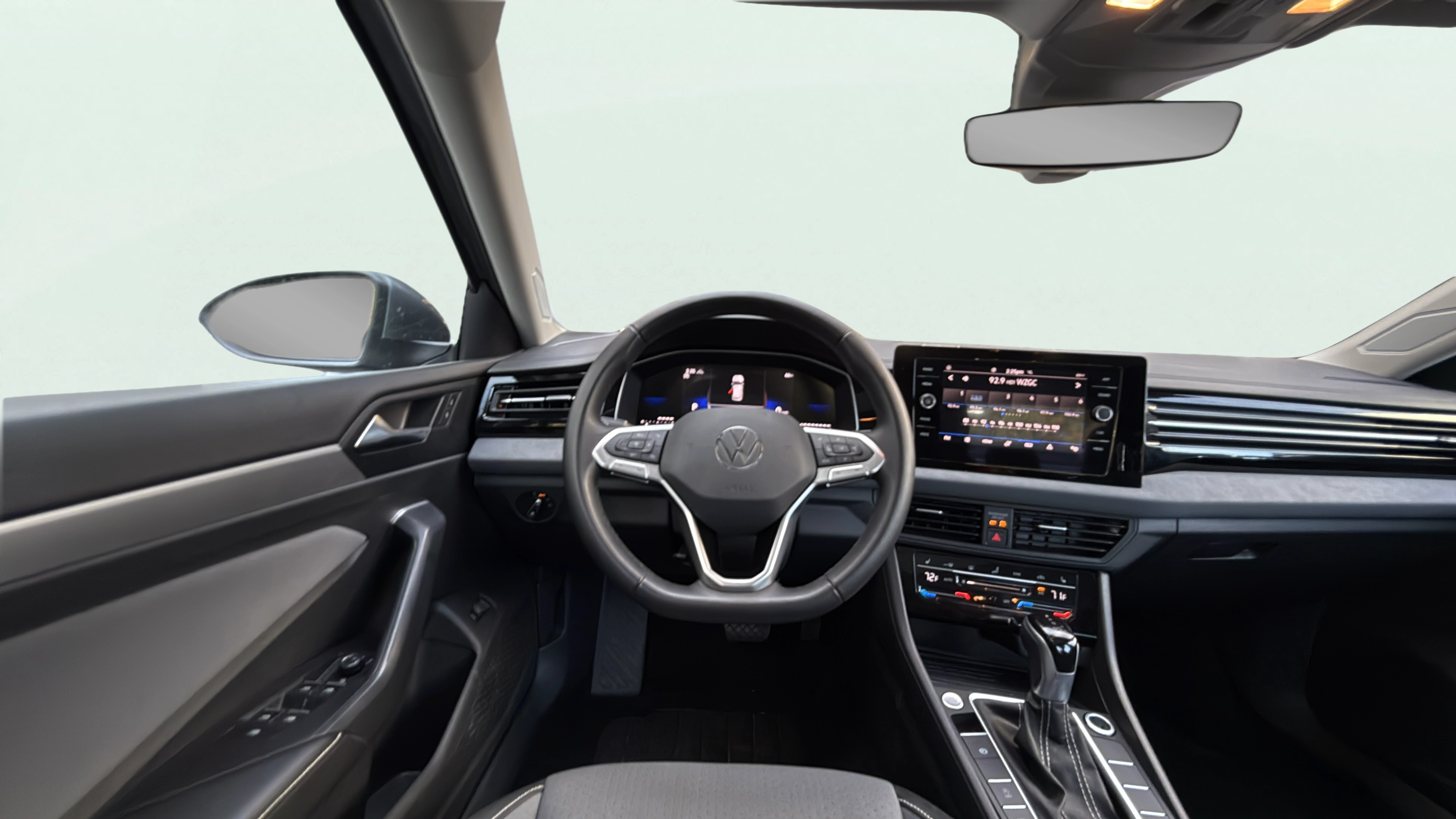 Vehicle interior 360 preview