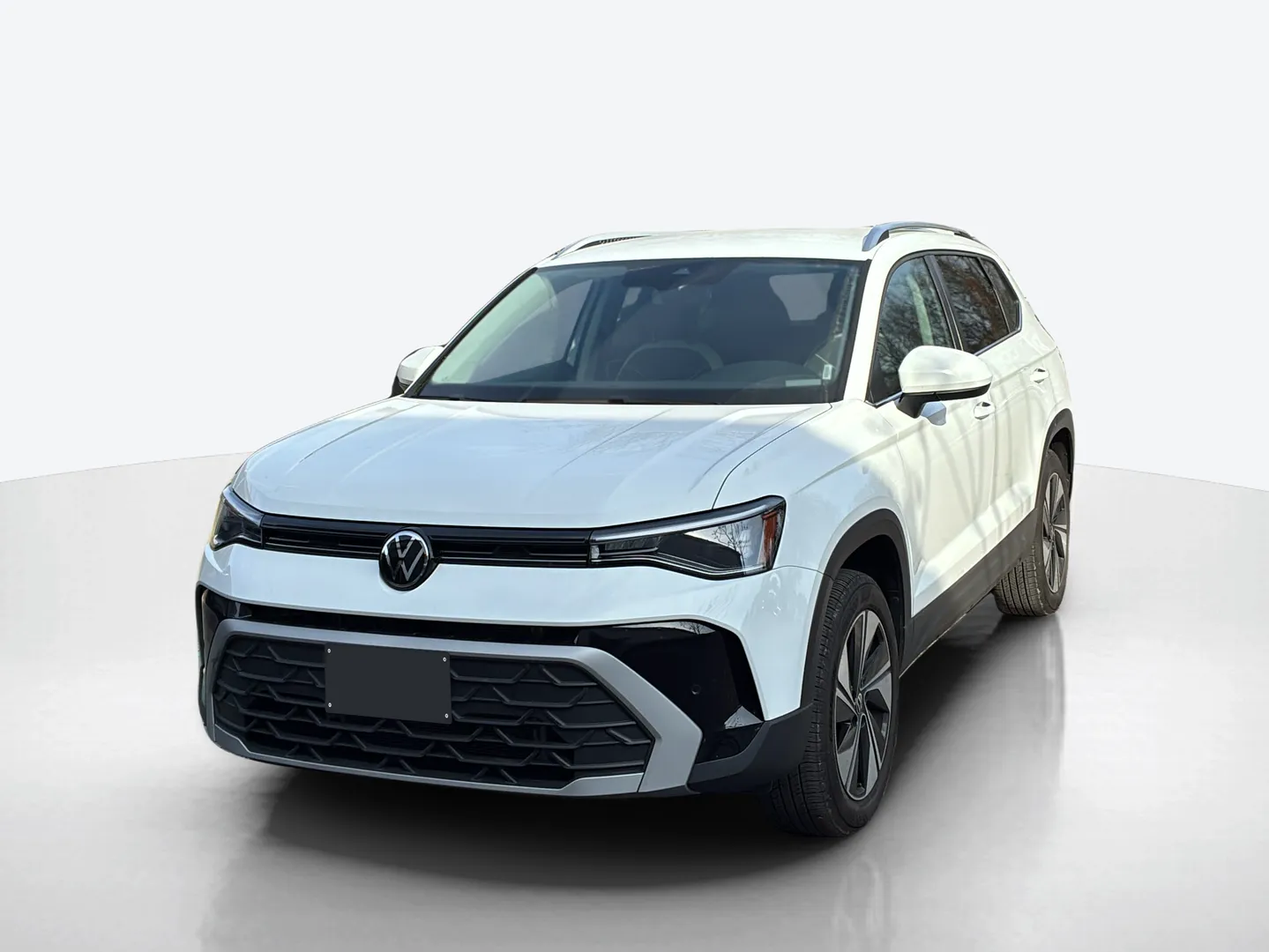 2025 Volkswagen Taos — image 1 of 6