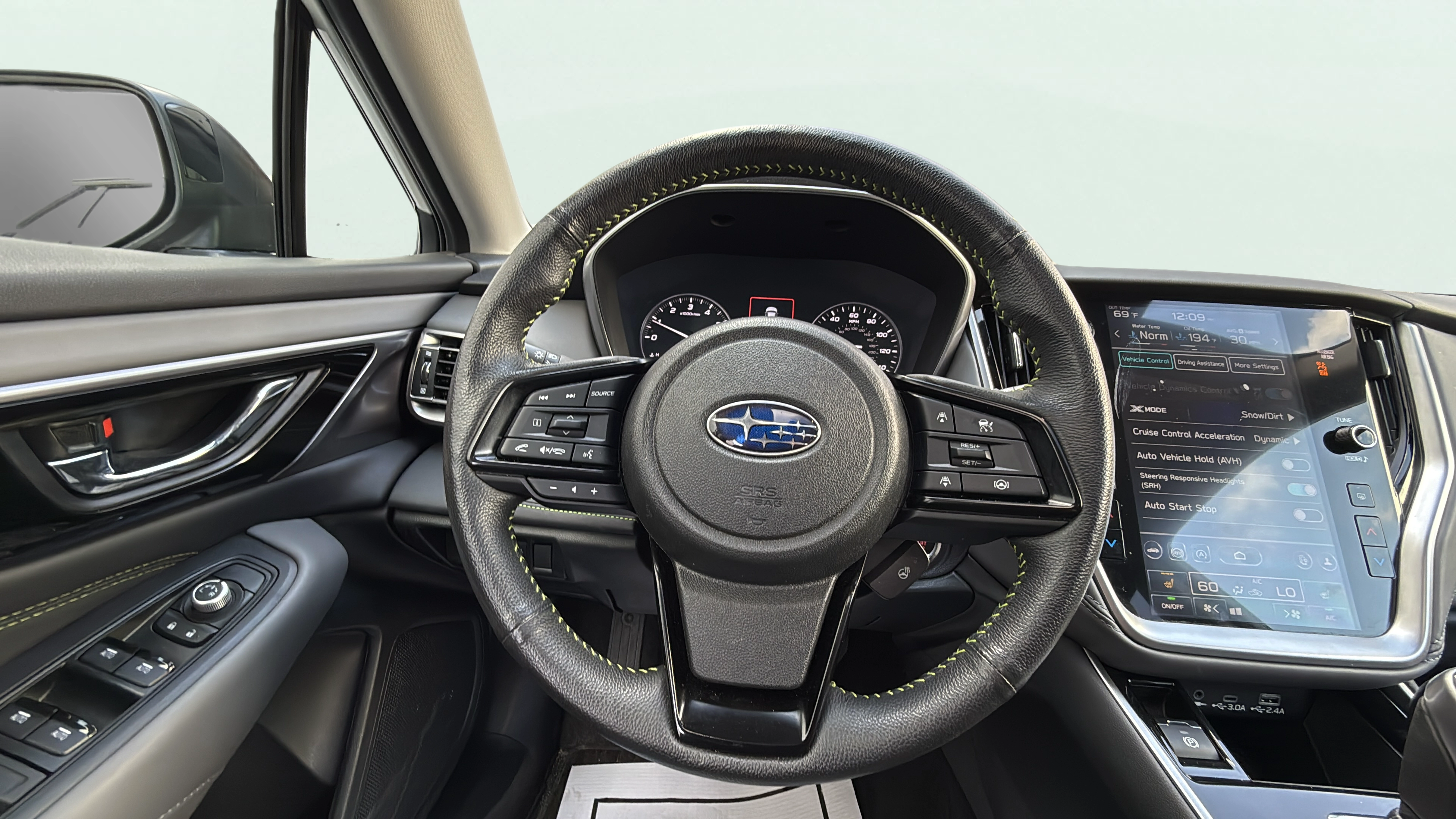 Vehicle interior 360 preview