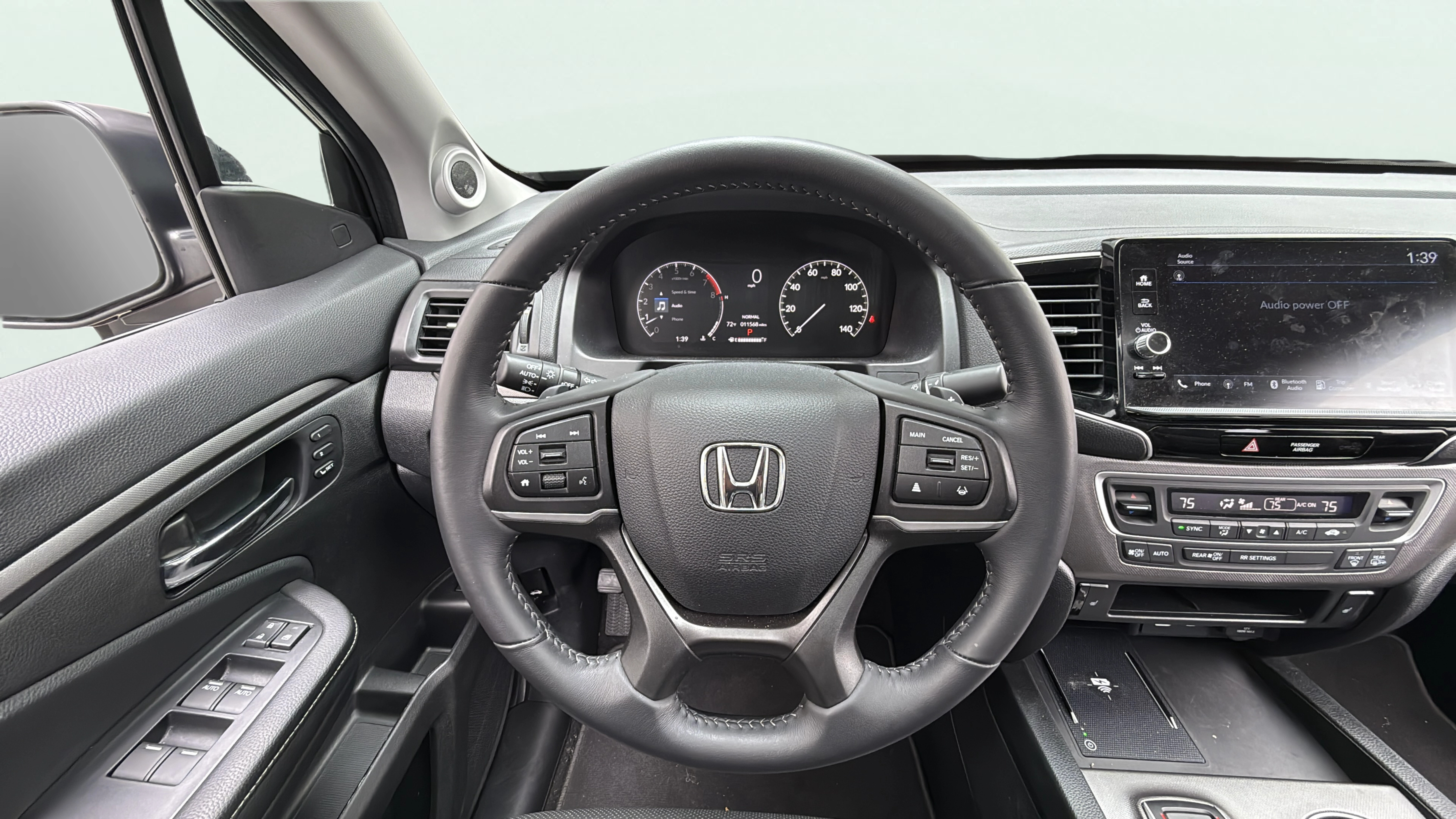 Vehicle interior 360 preview