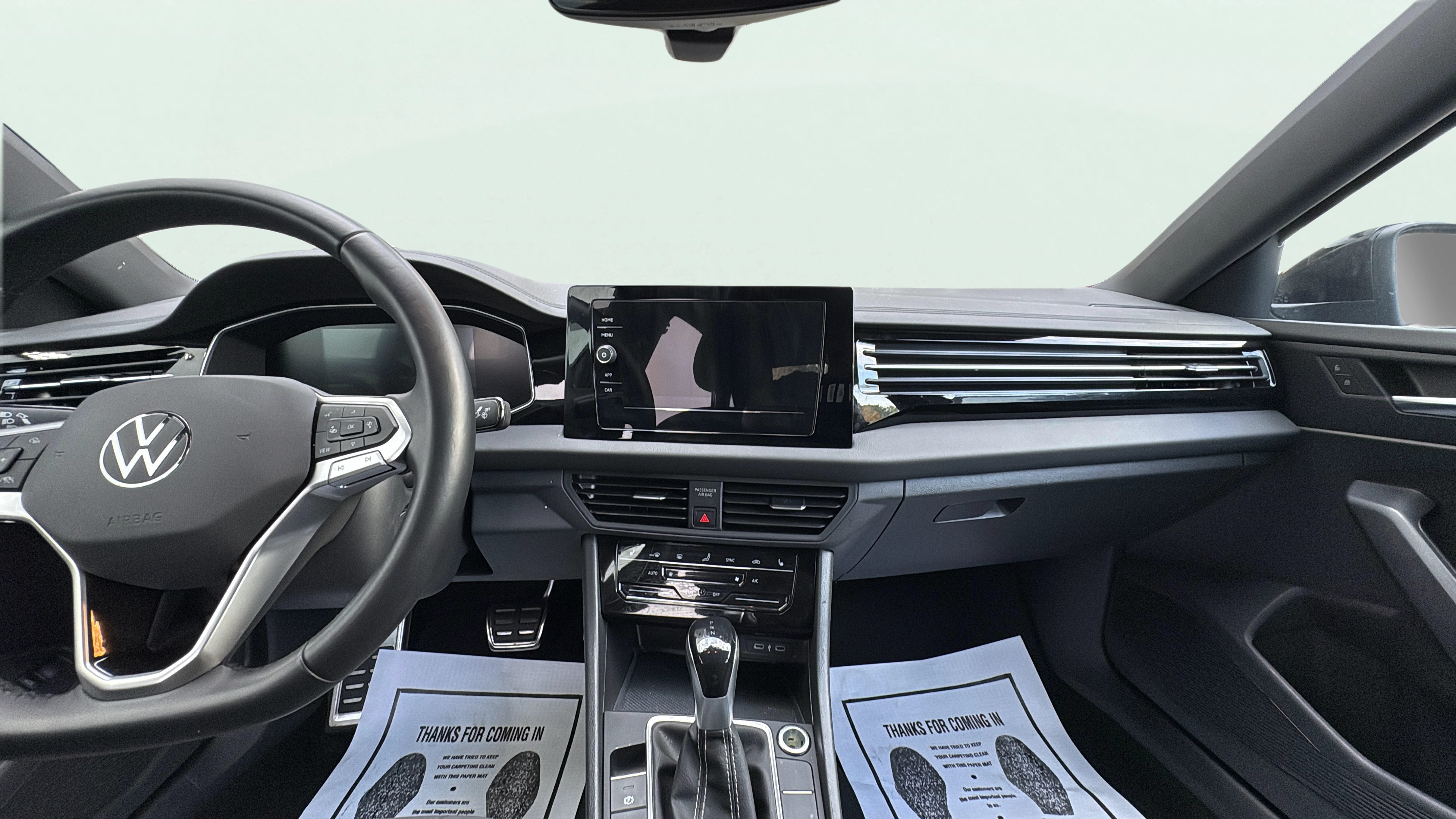 Vehicle interior 360 preview