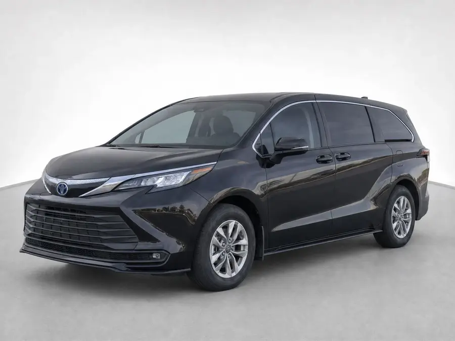 2025 Toyota Sienna — image 1 of 9