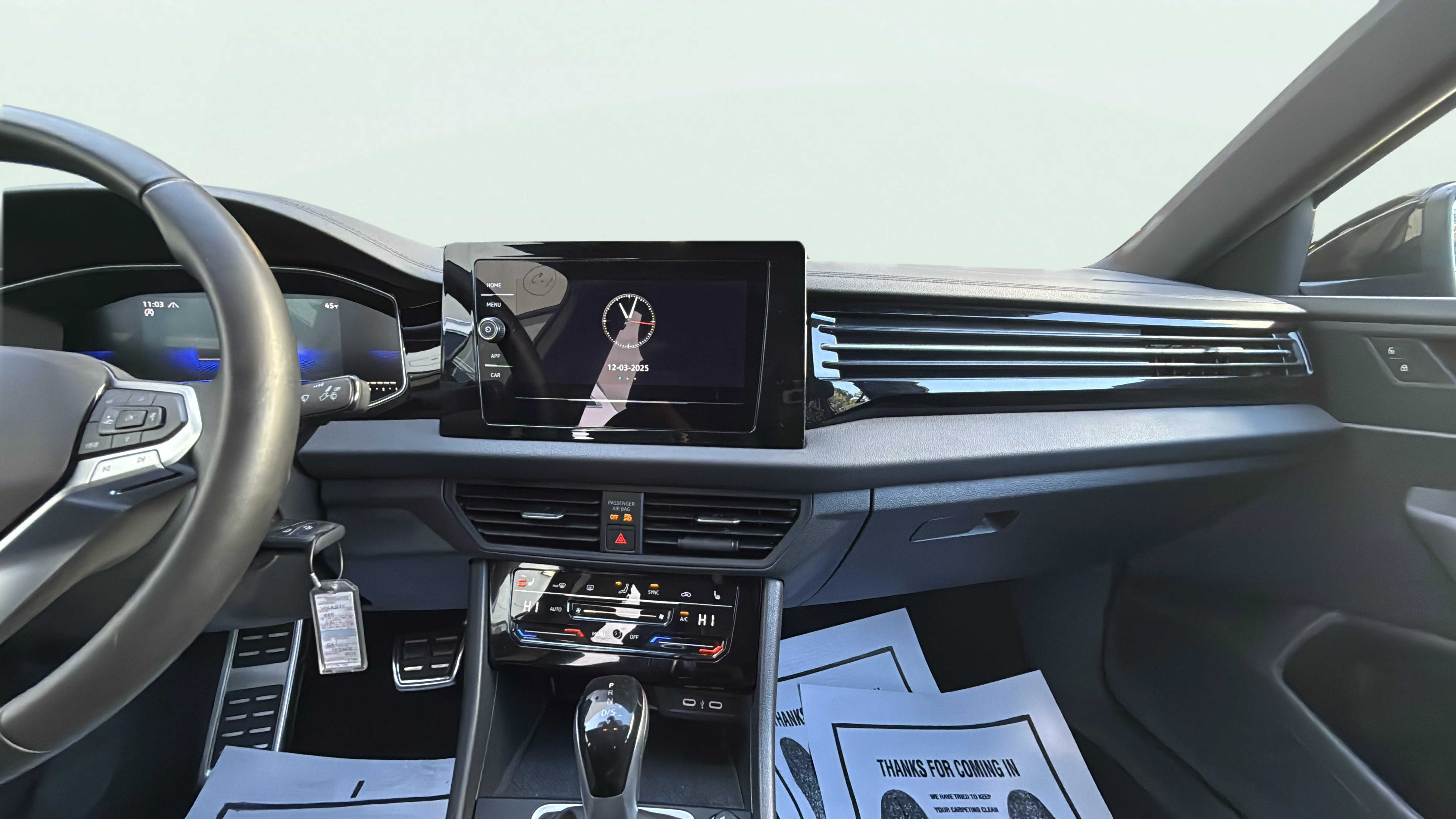 Vehicle interior 360 preview