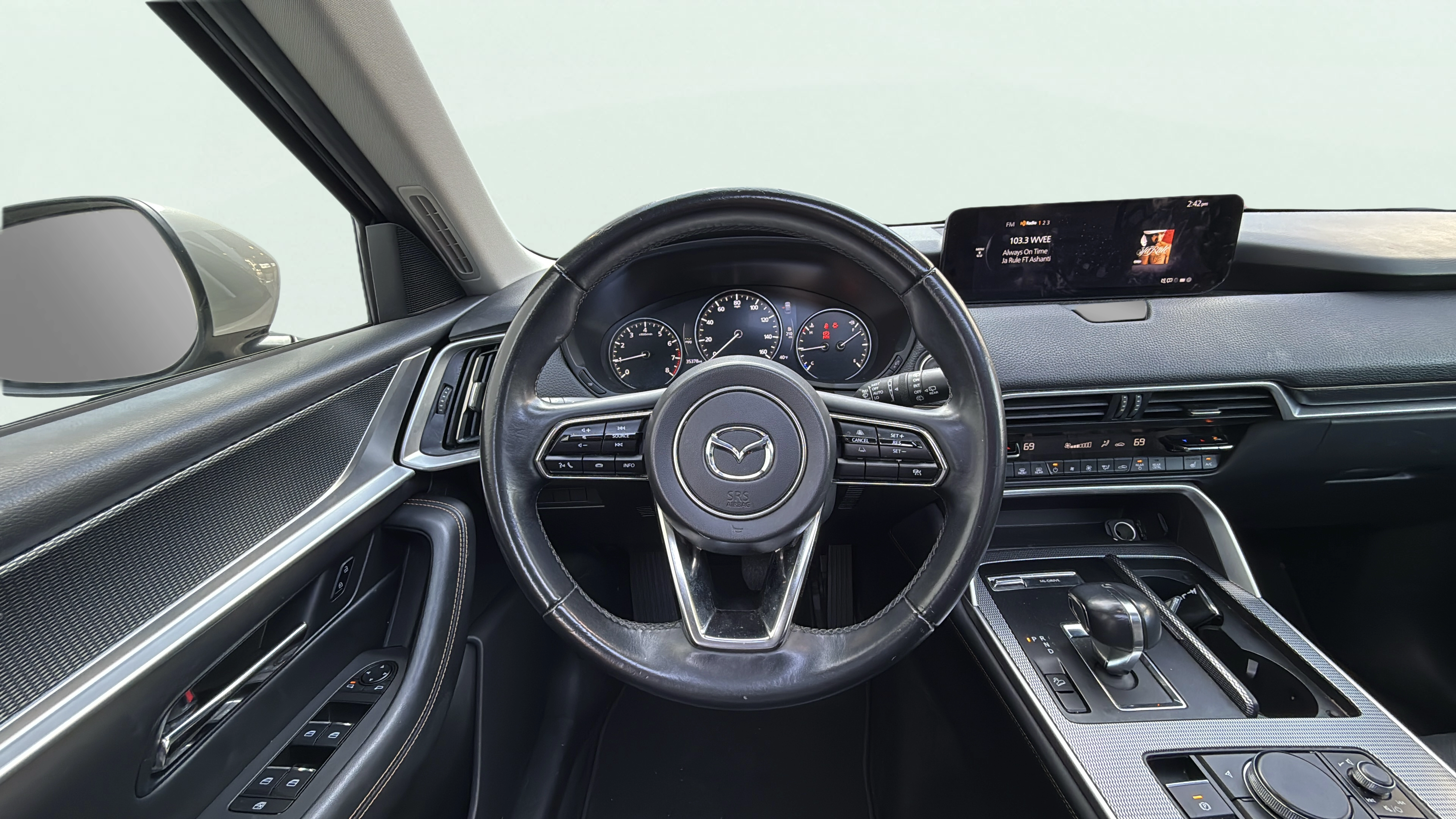 Vehicle interior 360 preview