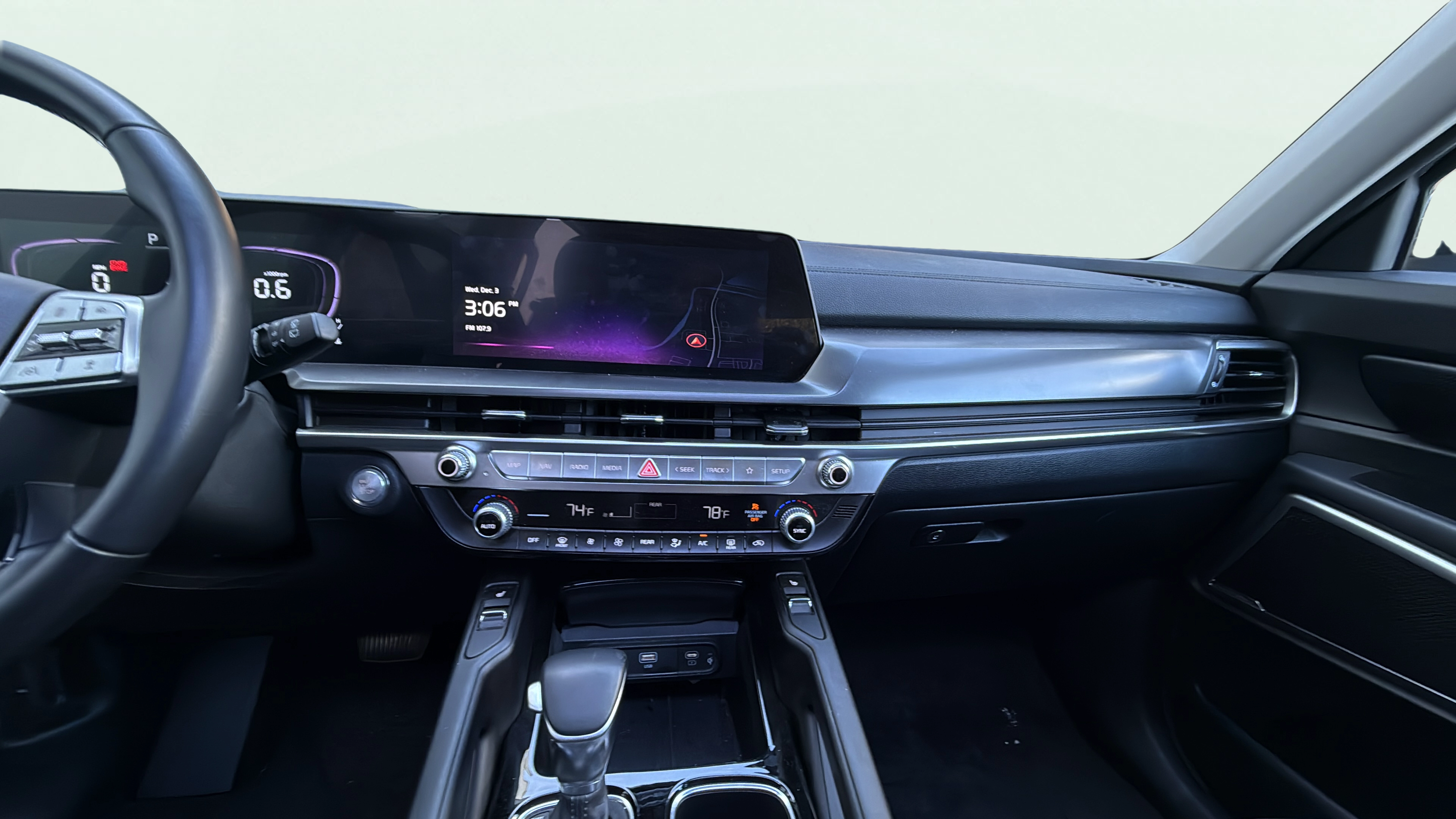 Vehicle interior 360 preview