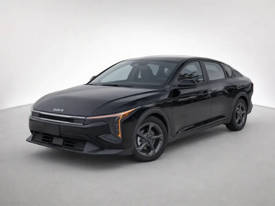 2025 Kia K4 — image 1 of 8