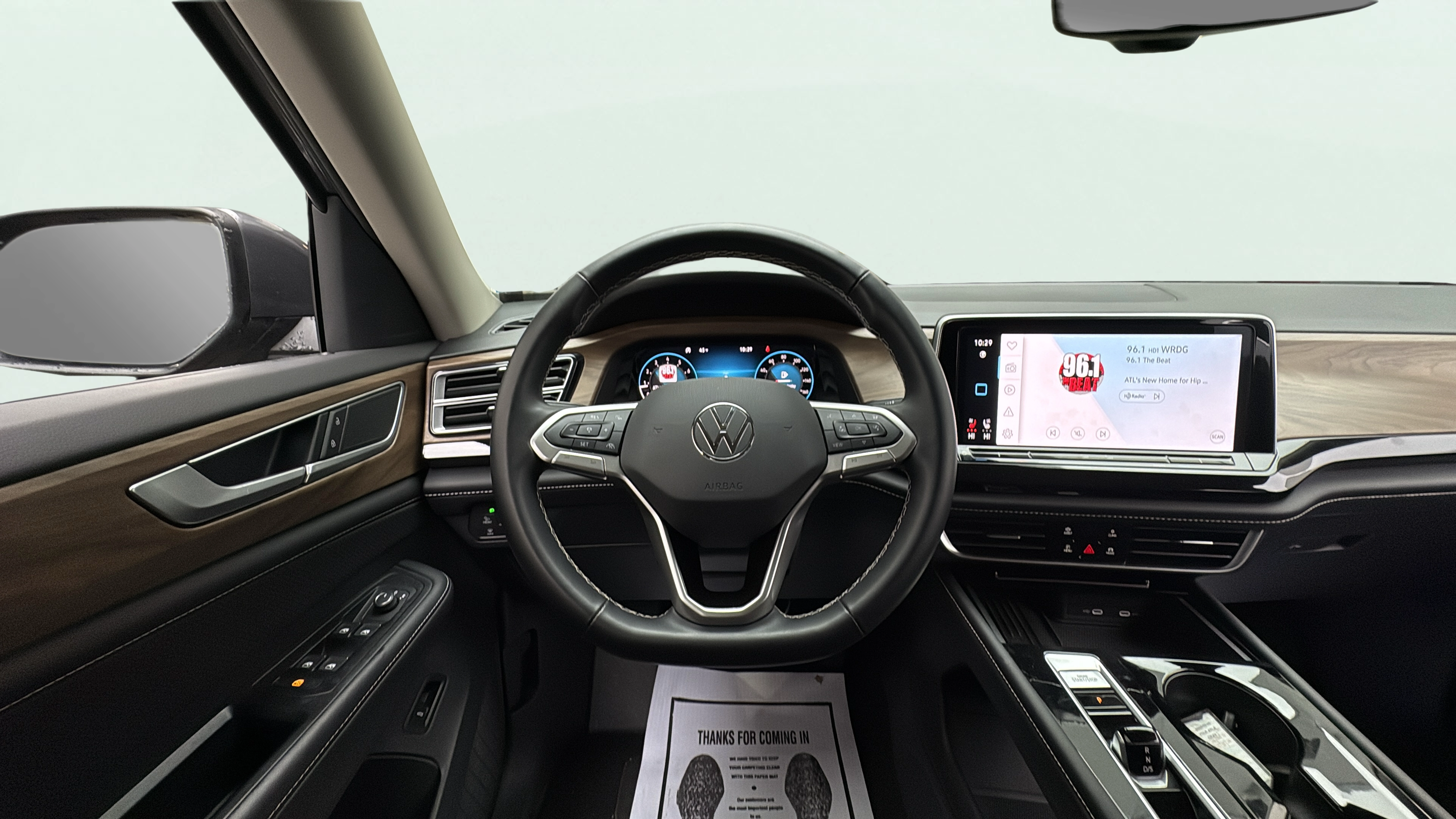 Vehicle interior 360 preview