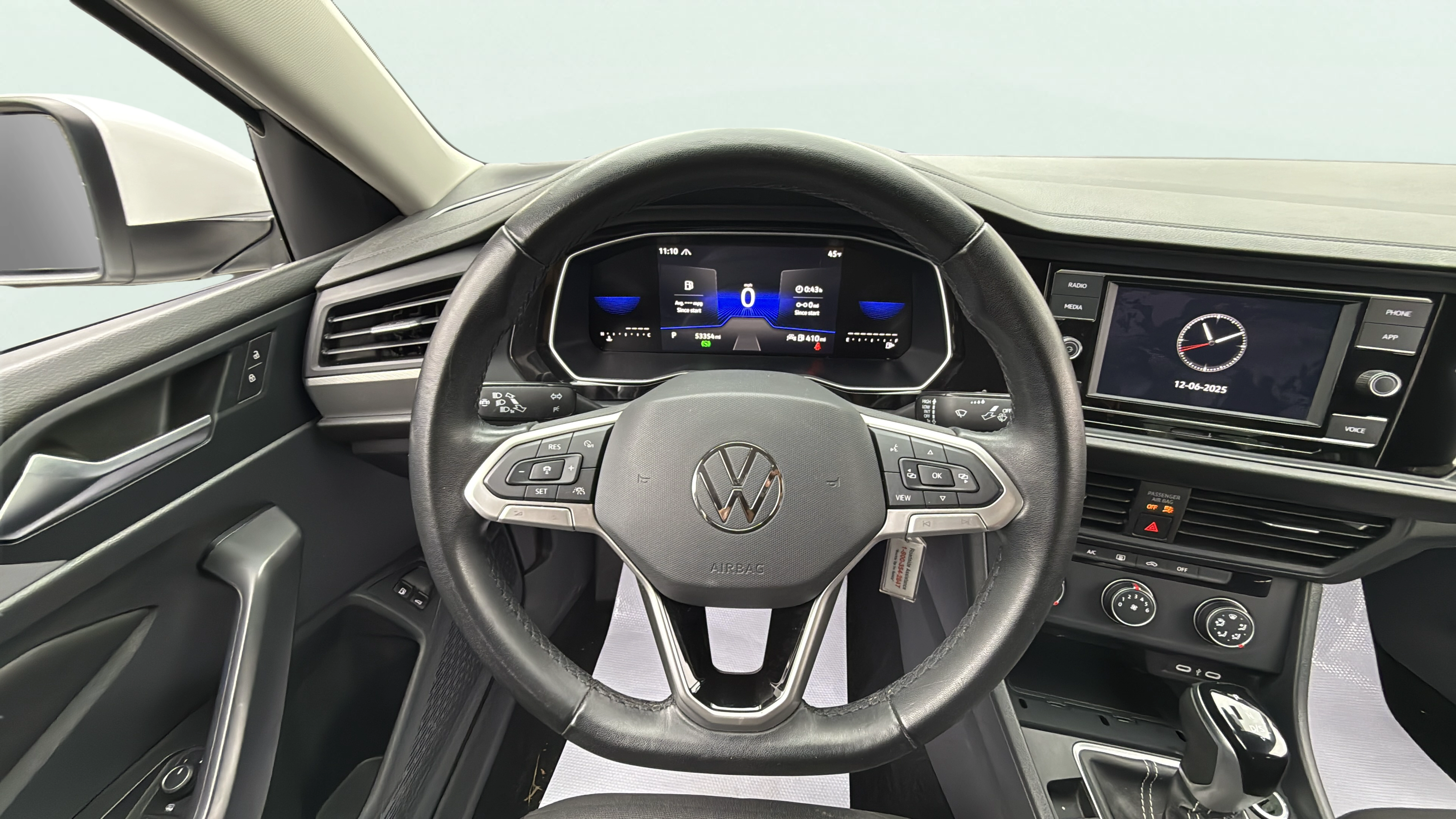 Vehicle interior 360 preview