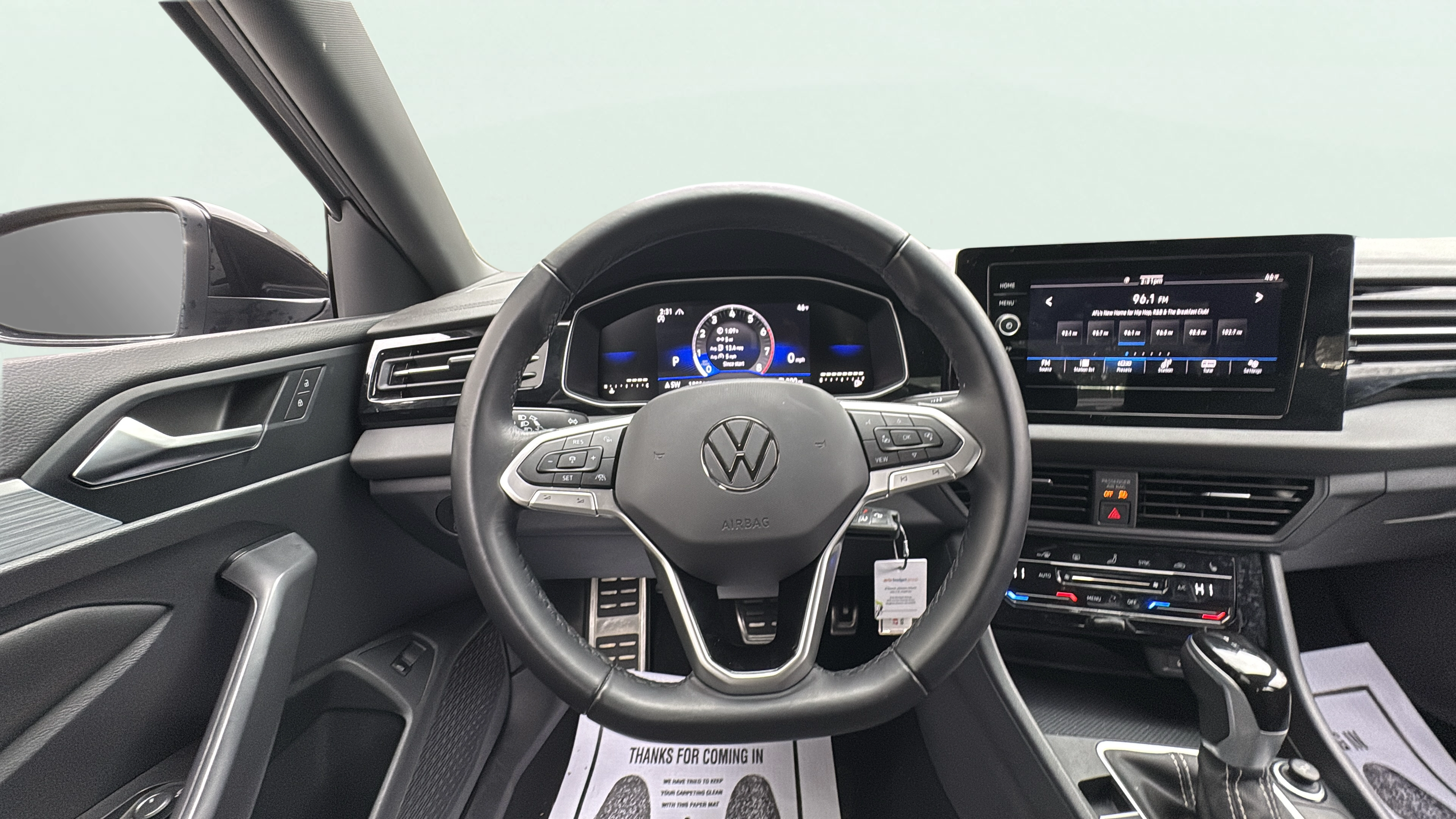 Vehicle interior 360 preview