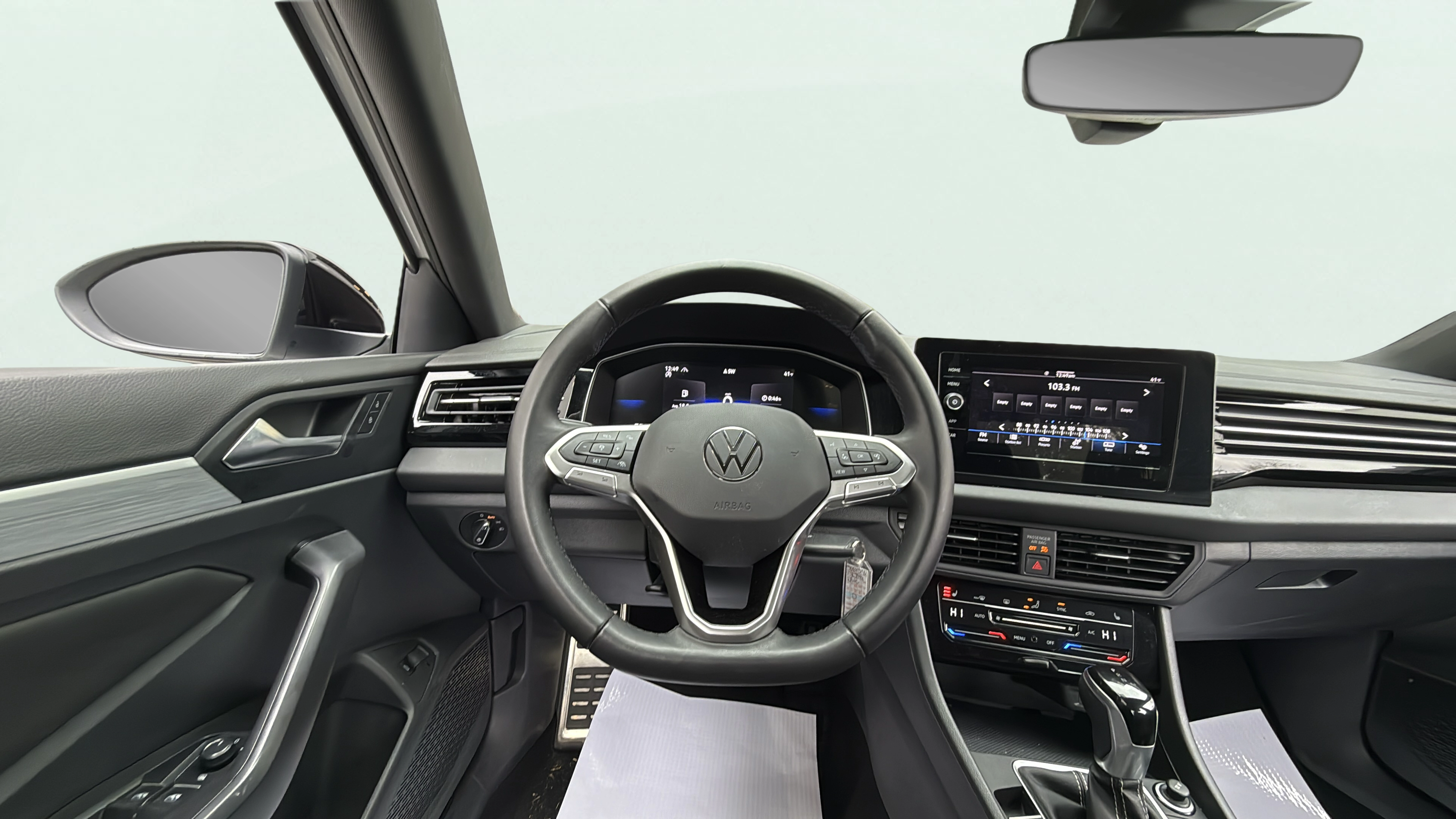 Vehicle interior 360 preview