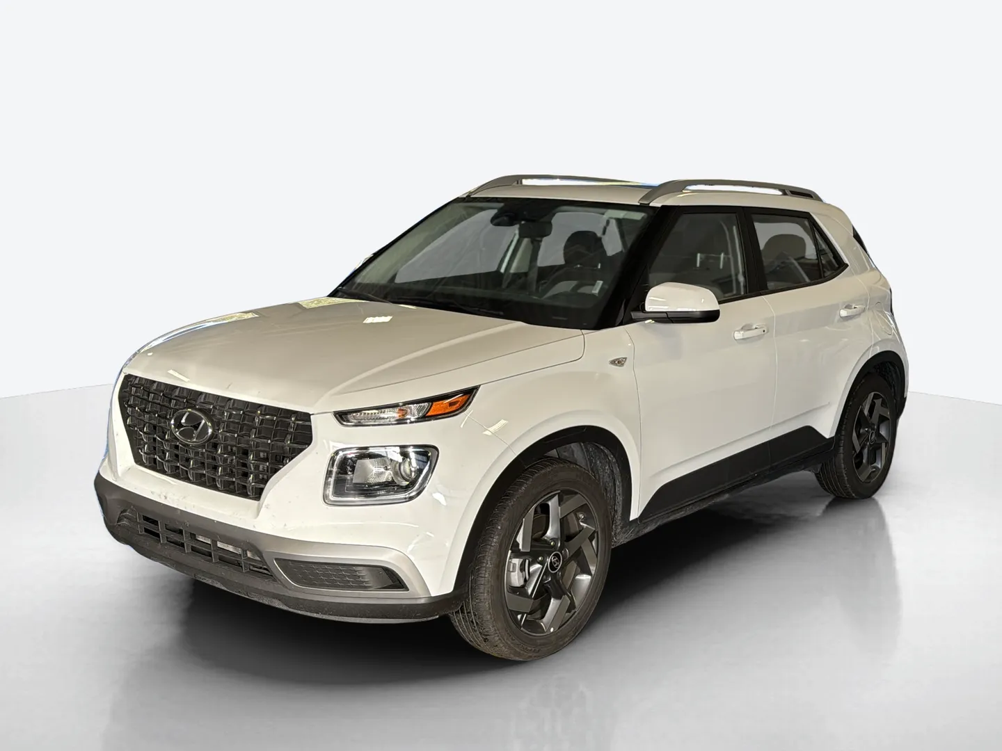 2025 Hyundai Venue — image 1 of 8