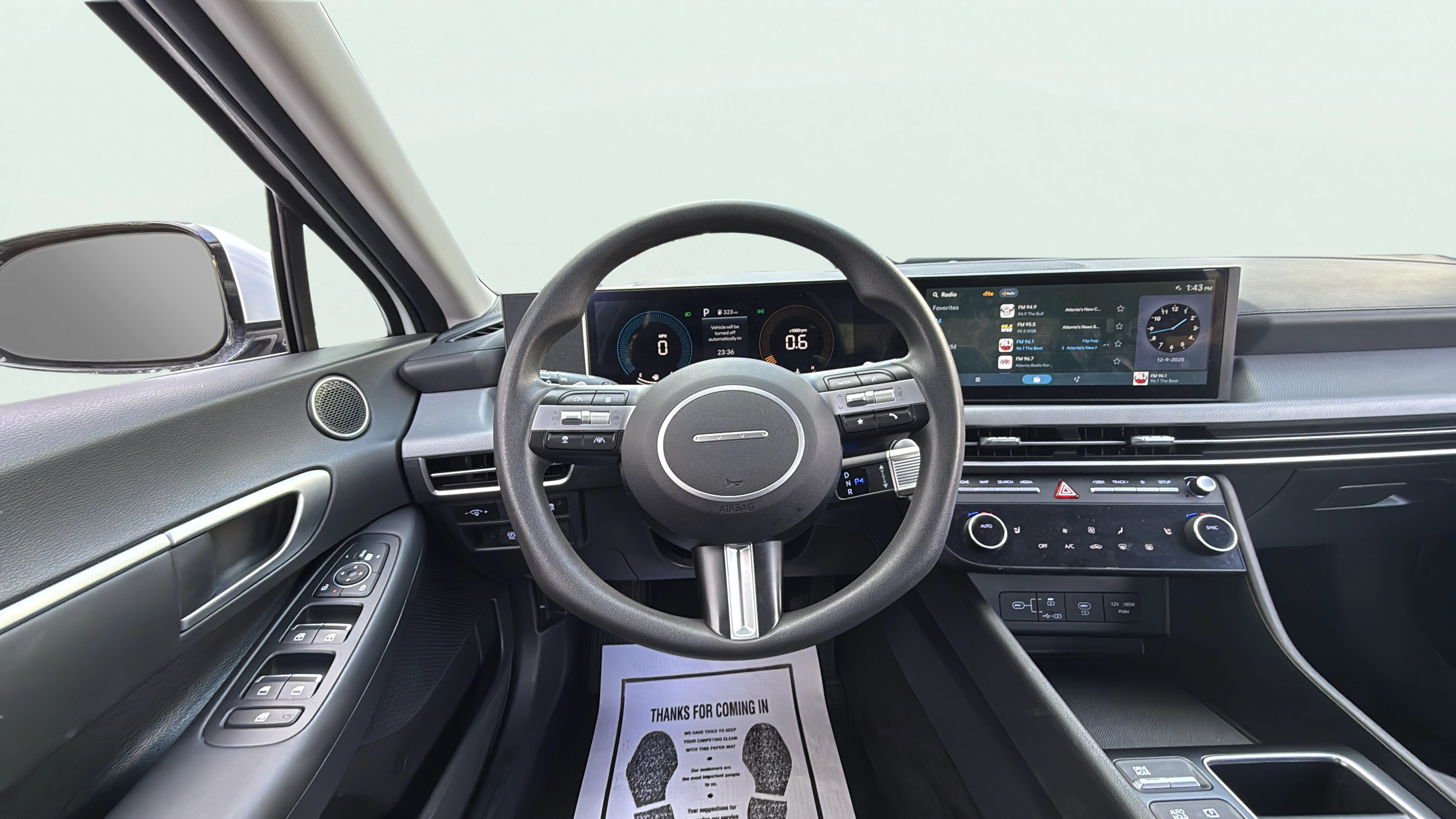 Vehicle interior 360 preview