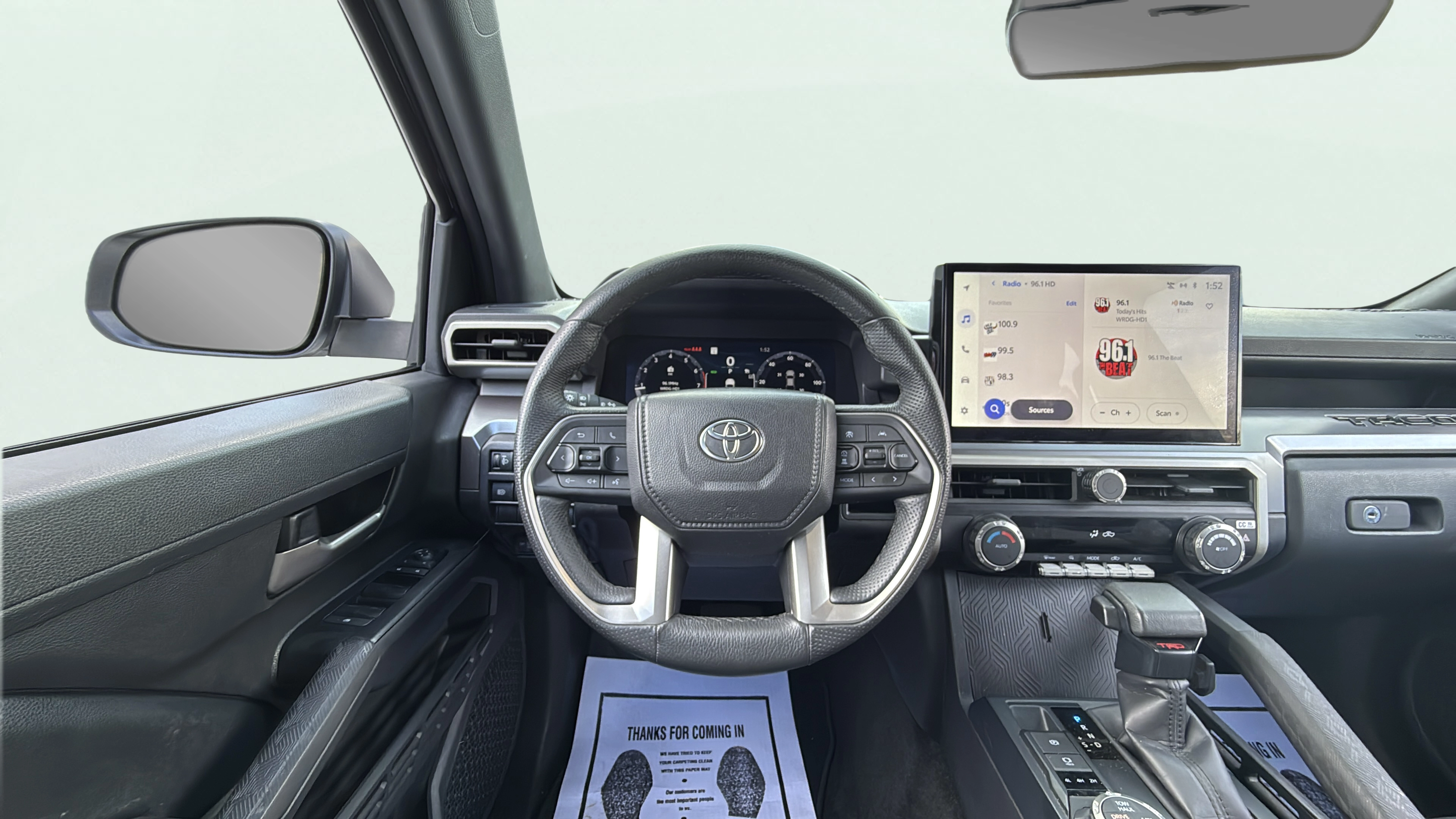 Vehicle interior 360 preview