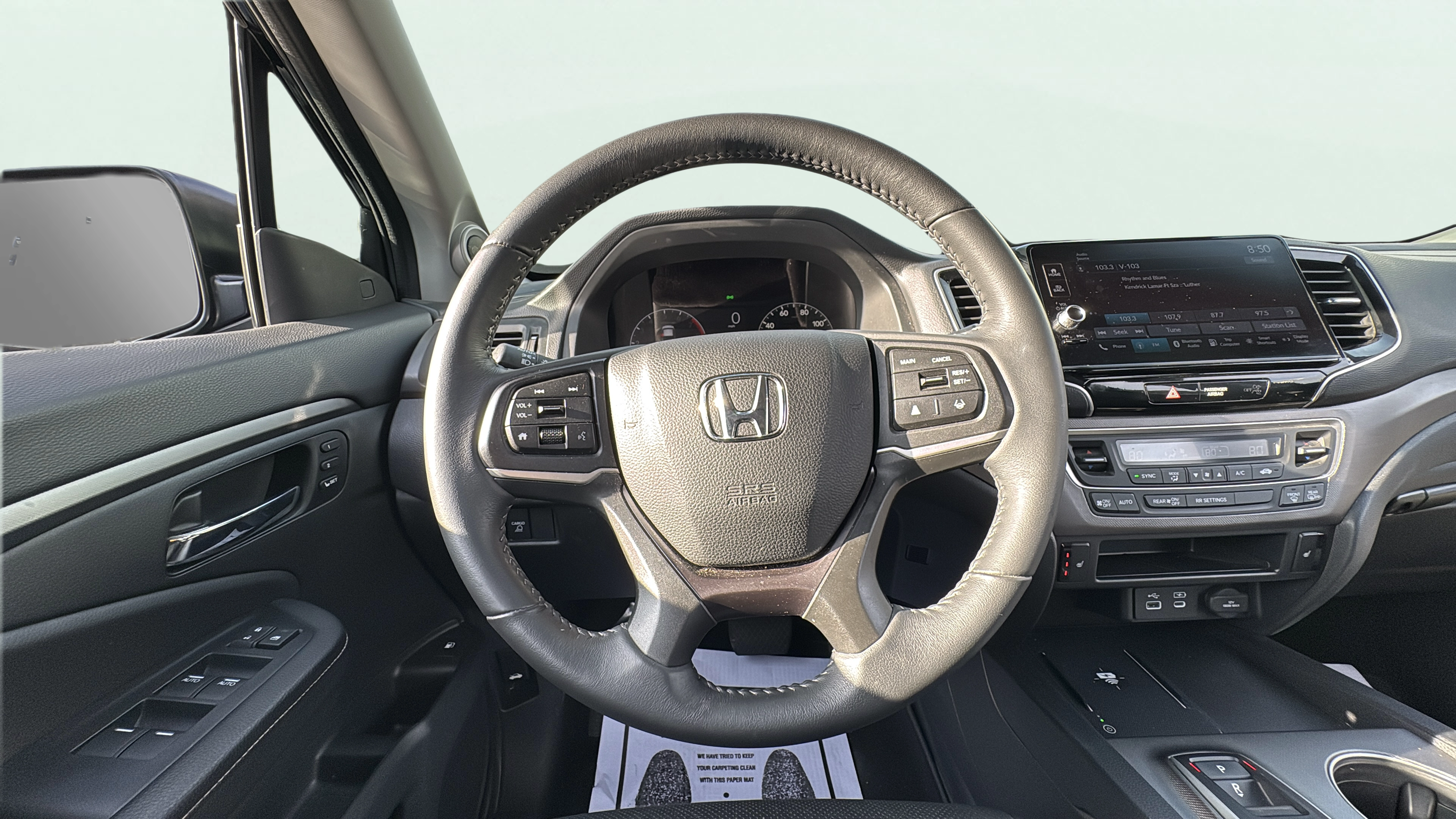 Vehicle interior 360 preview