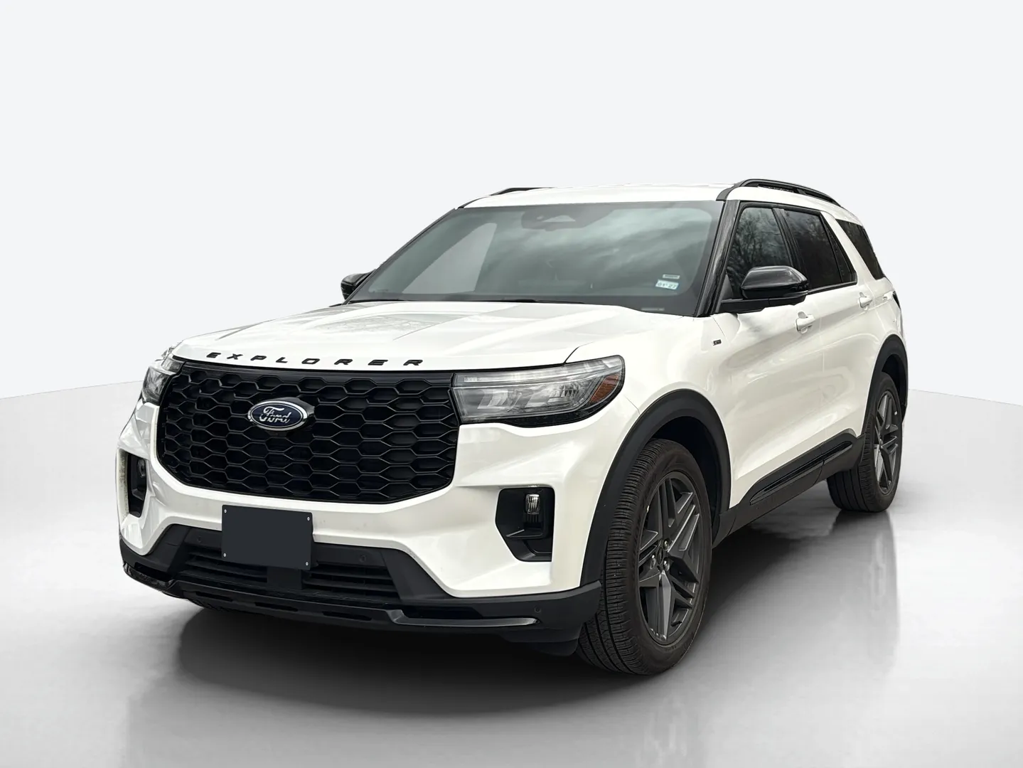 2025 Ford Explorer — image 1 of 8