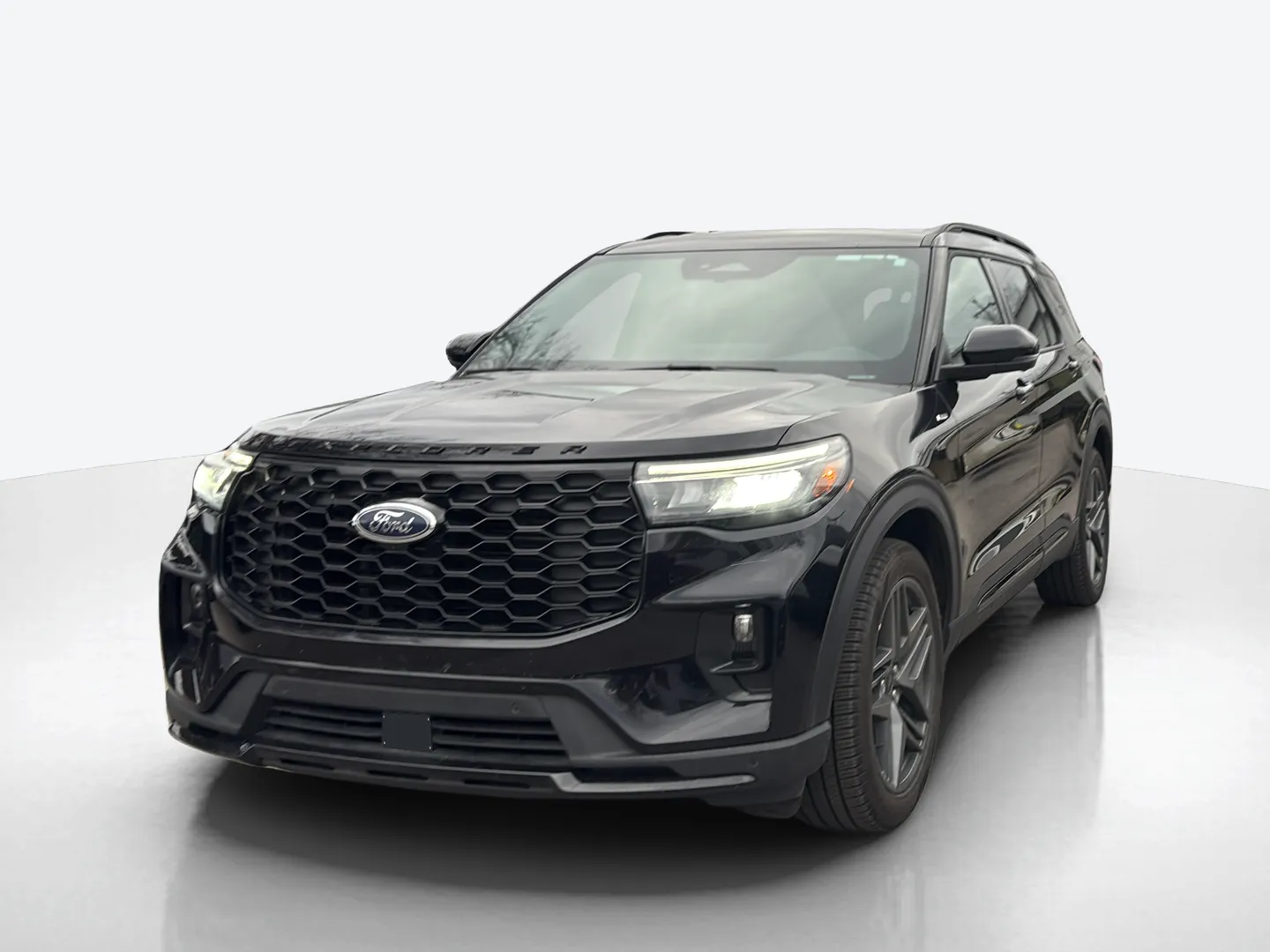 2025 Ford Explorer — image 1 of 8