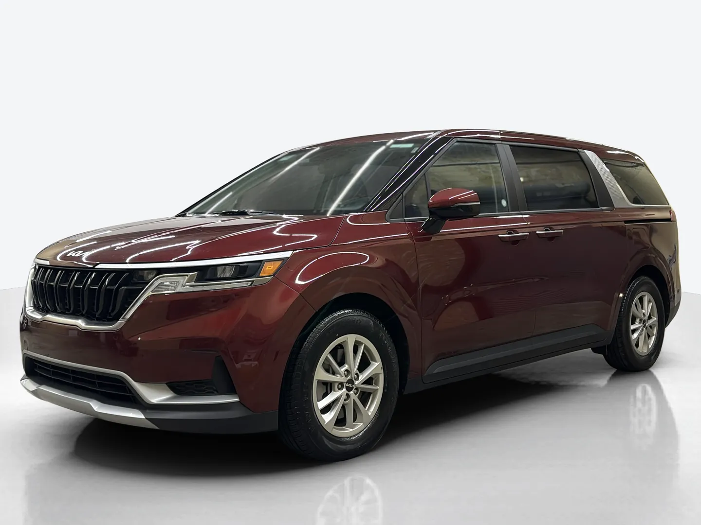 2024 Kia Carnival — image 1 of 6
