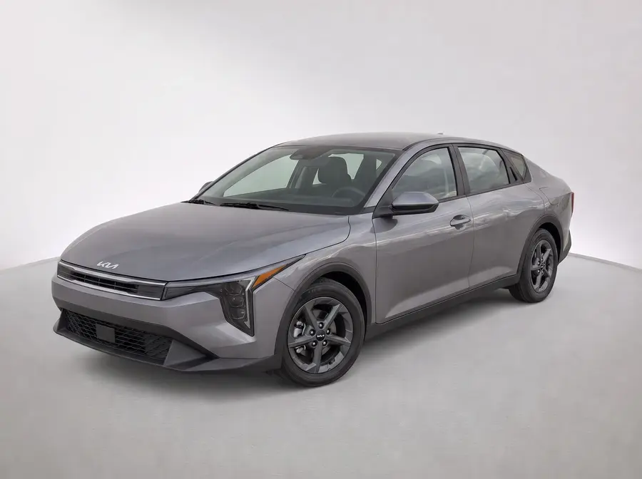 2025 Kia K4 — image 1 of 9