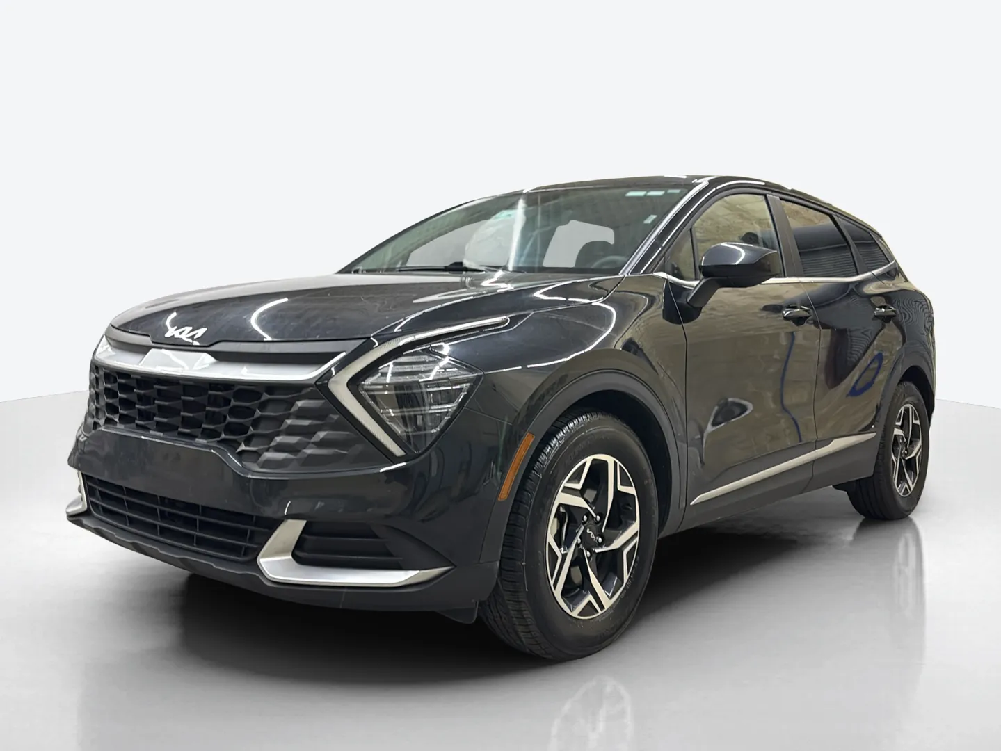 2024 Kia Sportage — image 1 of 6