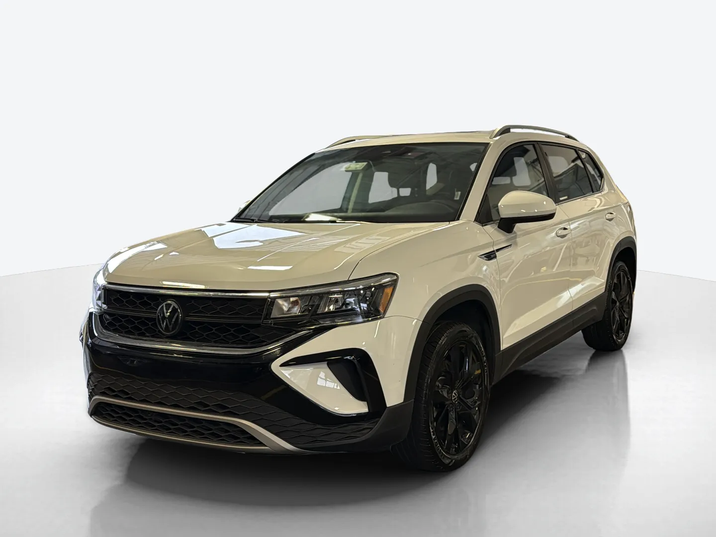2024 Volkswagen Taos — image 1 of 8