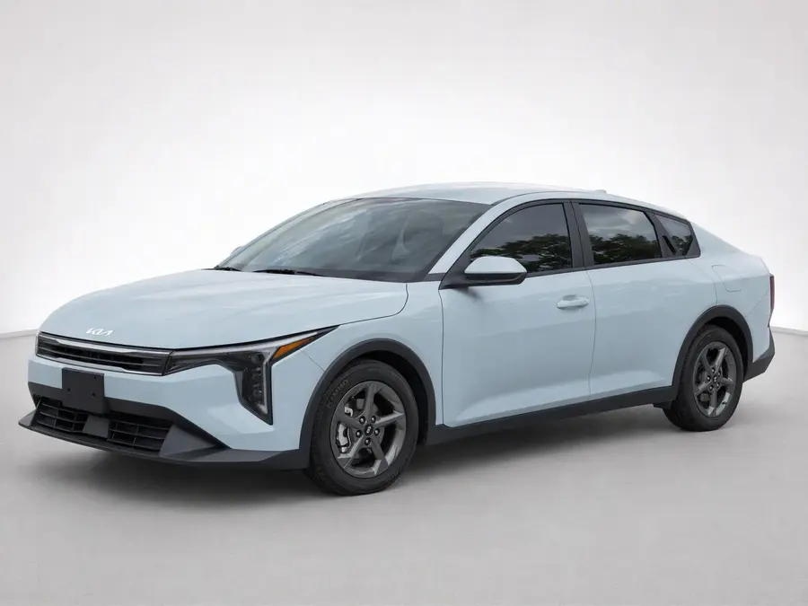 2025 Kia K4 — image 1 of 9
