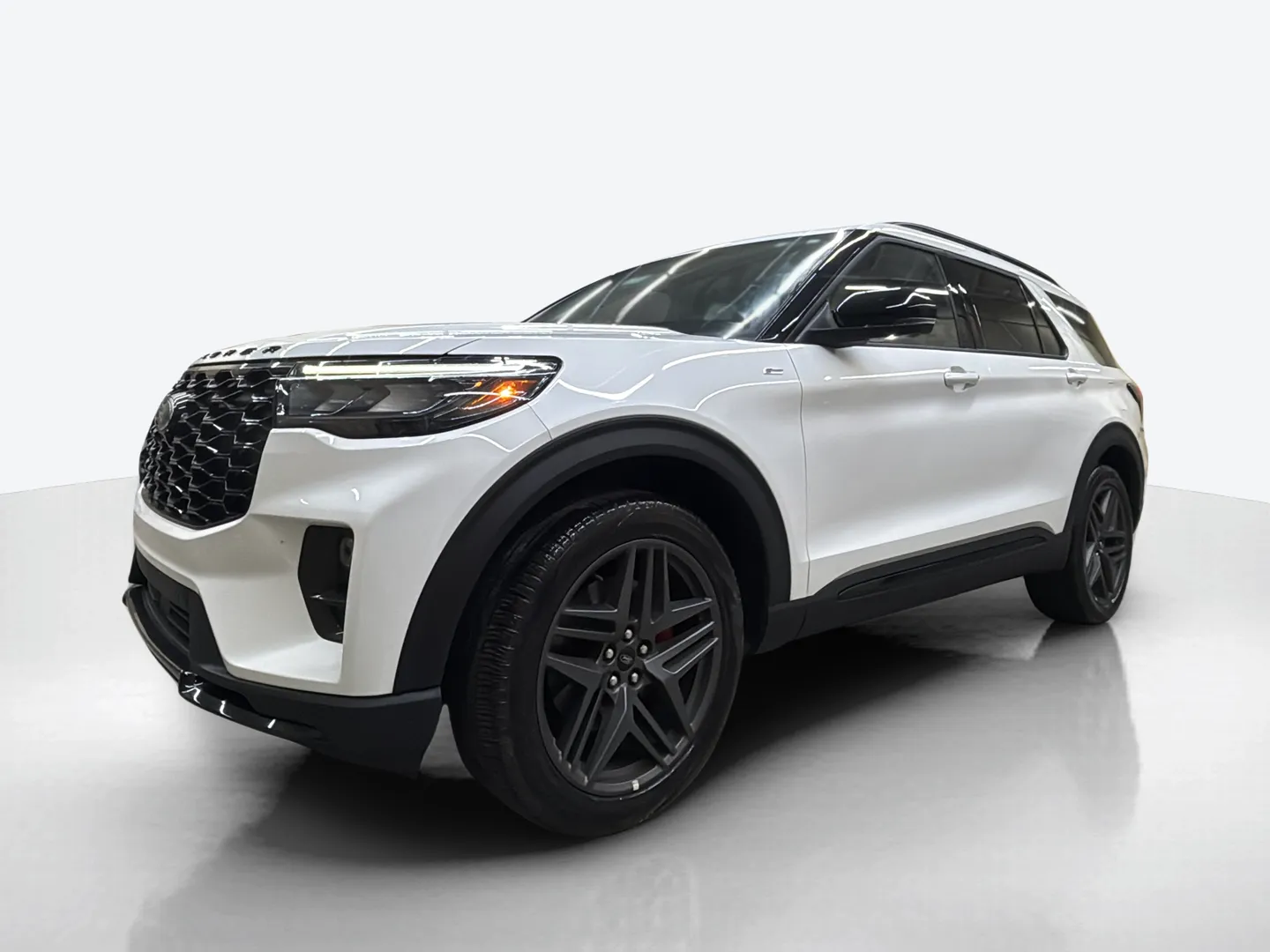 2025 Ford Explorer — image 1 of 8