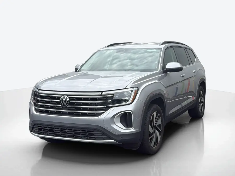 2025 Volkswagen Atlas — image 1 of 8