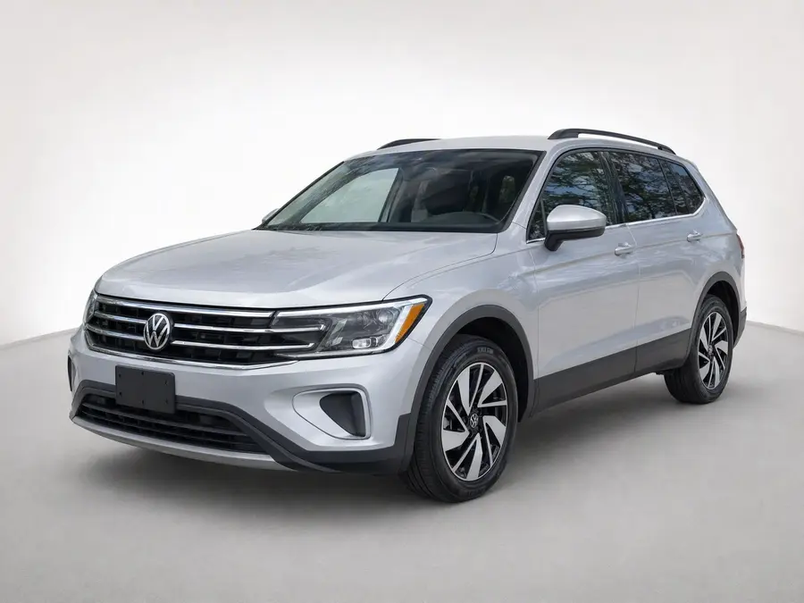 2025 Volkswagen Atlas — image 1 of 9