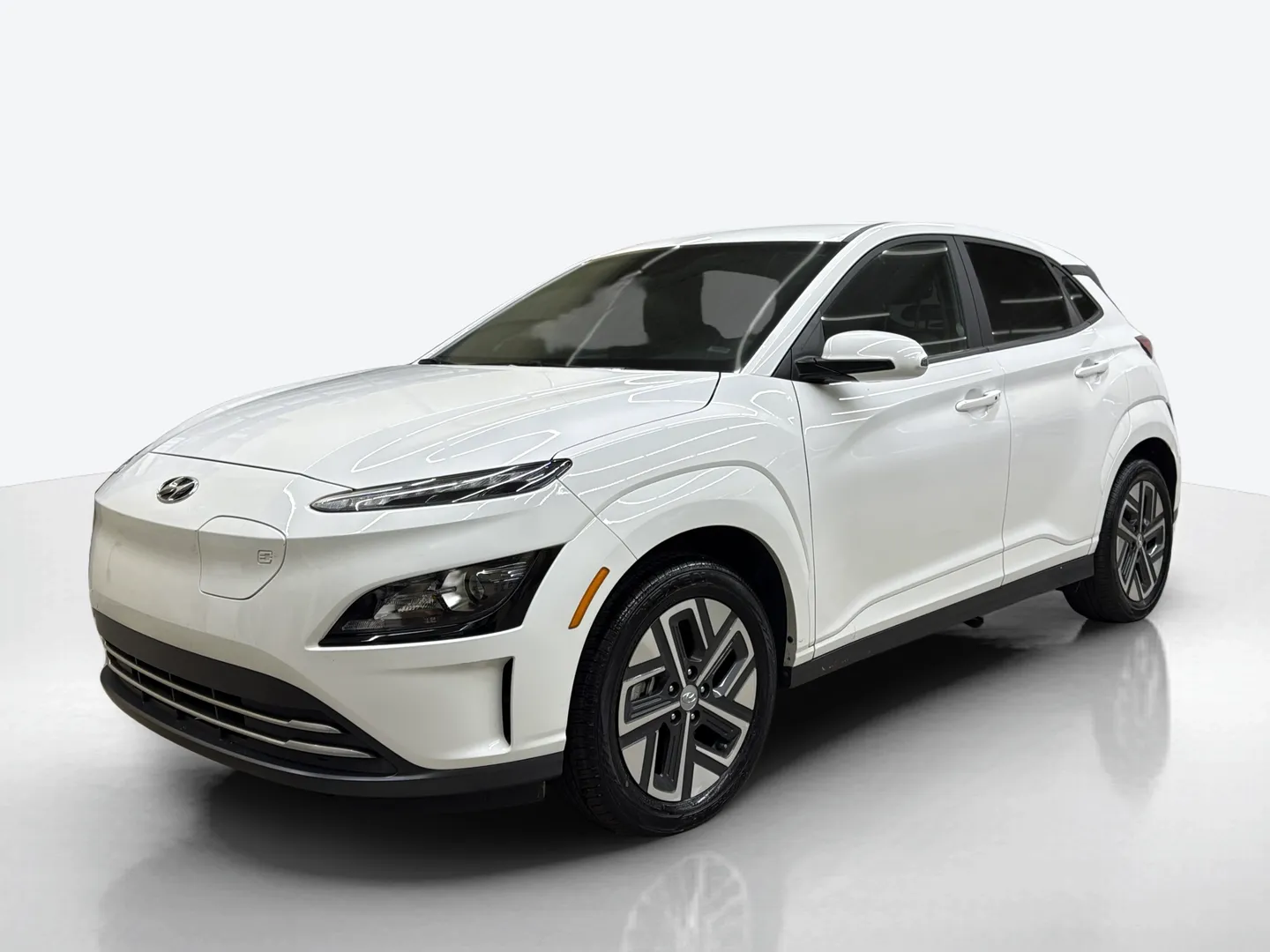 2023 Hyundai Kona Electric — image 1 of 8