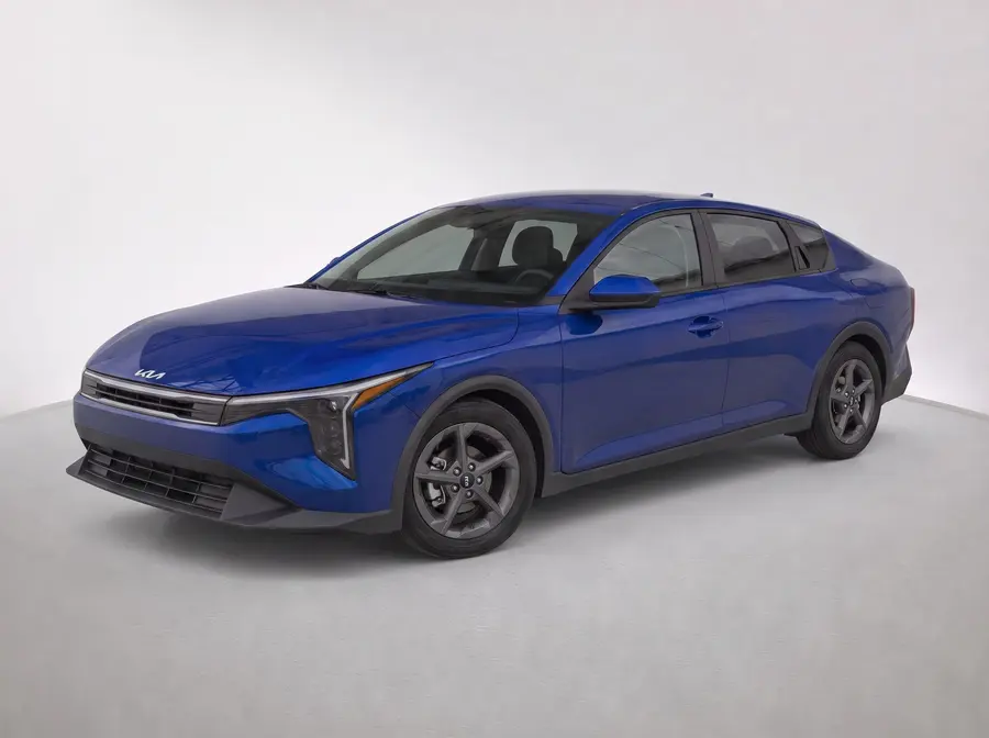2025 Kia K4 — image 1 of 9