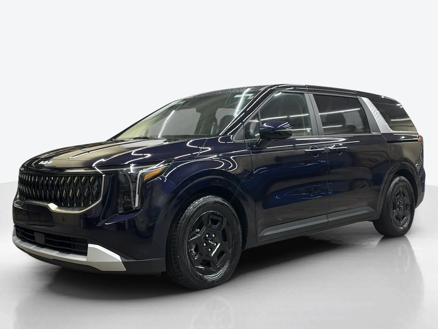 2025 Kia Carnival — image 1 of 8