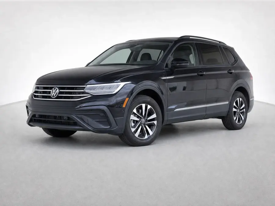 2024 Volkswagen Tiguan — image 1 of 9