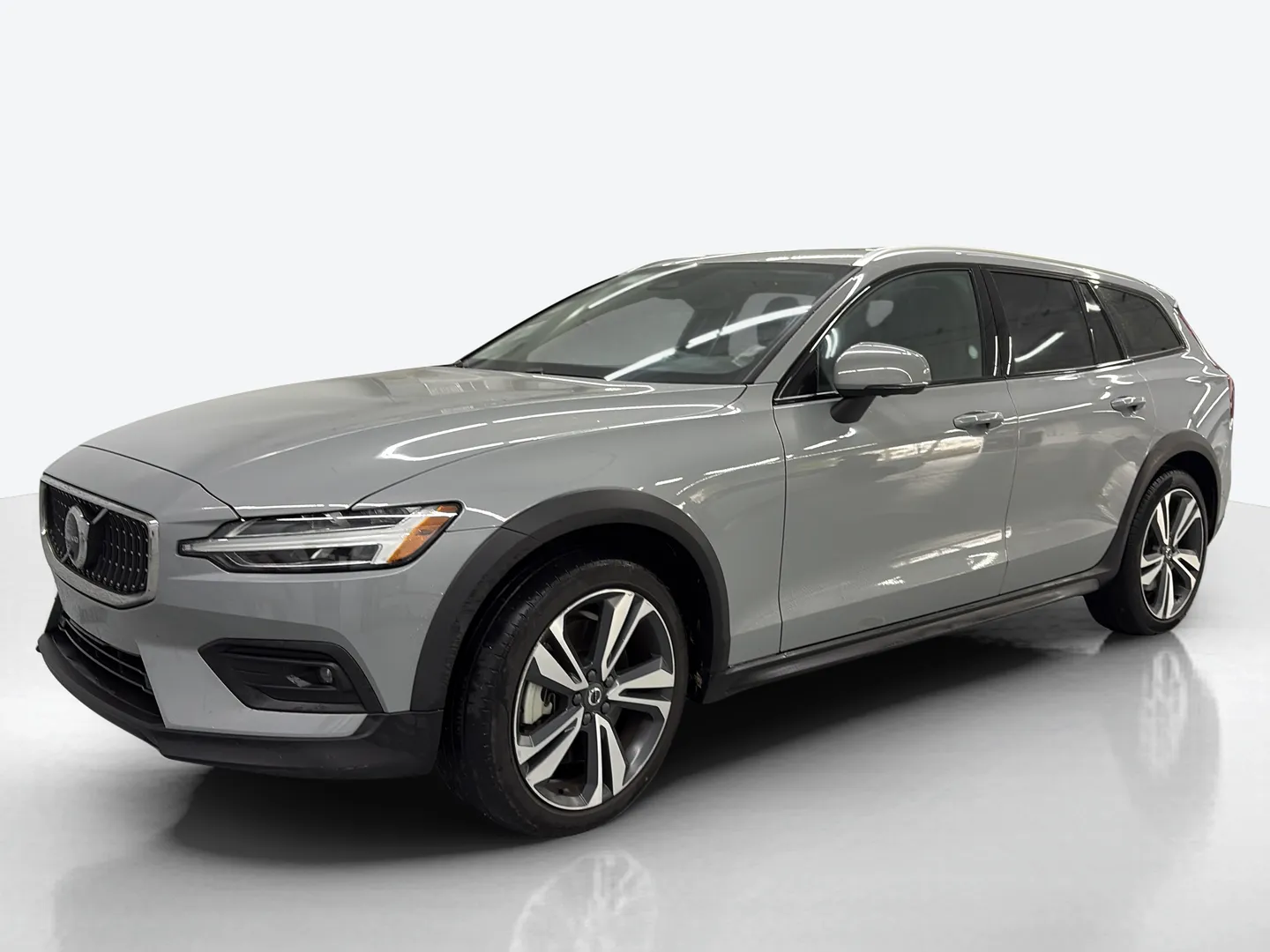 2025 Volvo V60 Cross Country