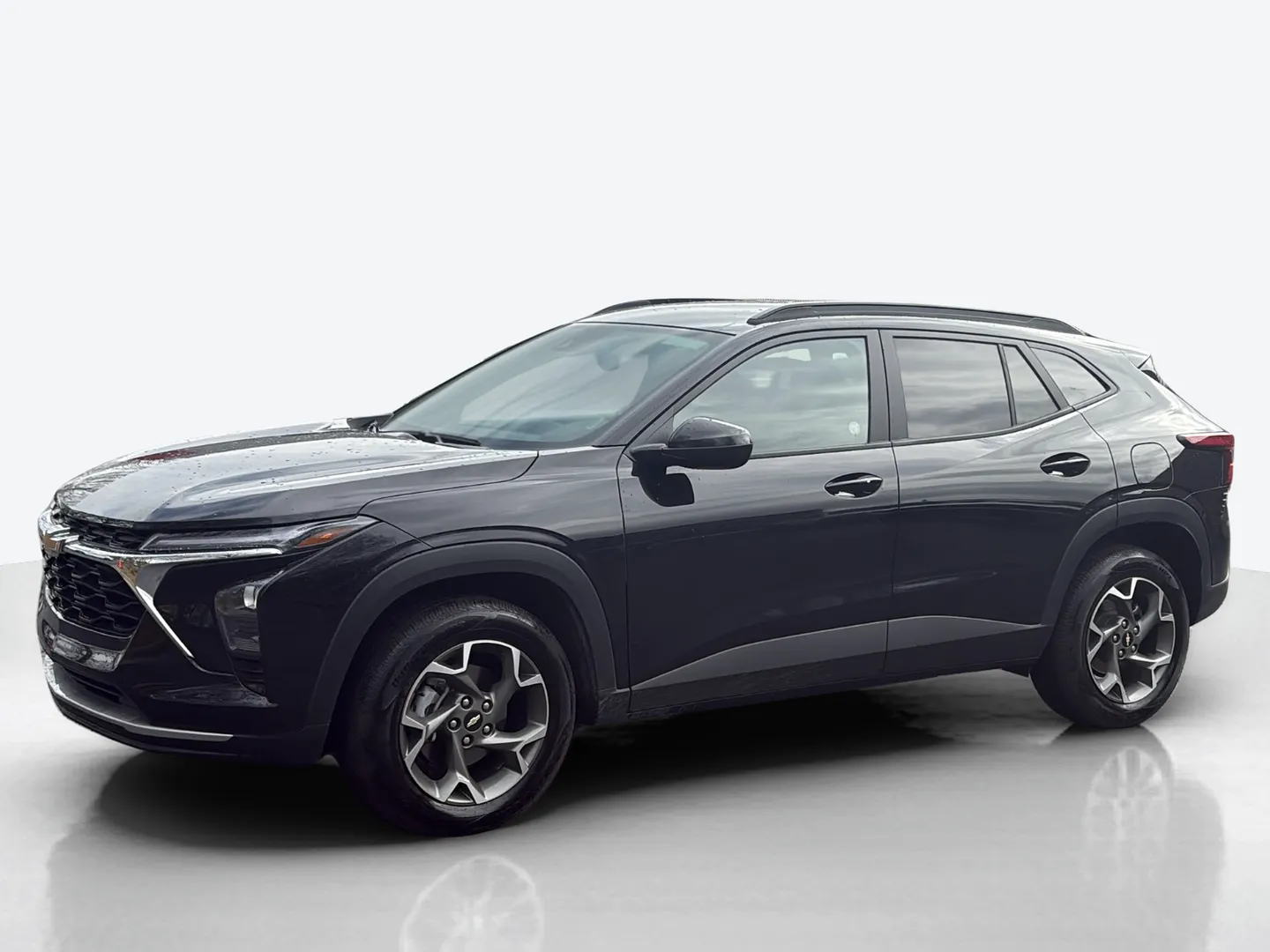 2025 Chevrolet Trax — image 1 of 8