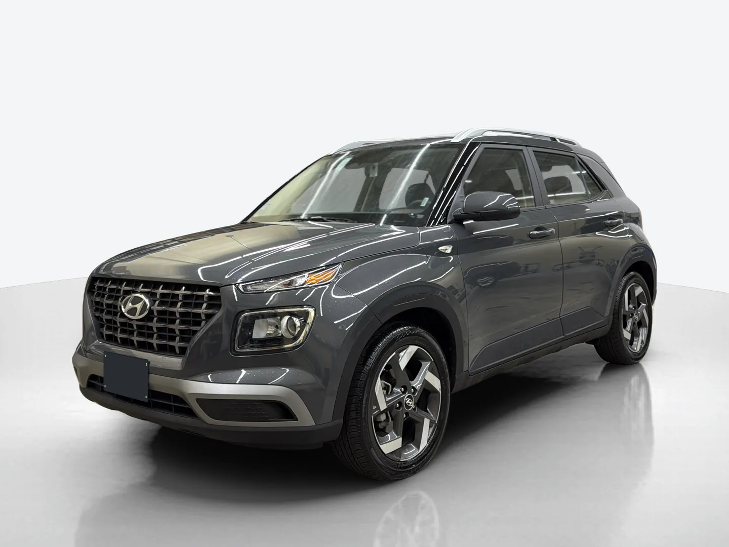 2025 Hyundai Venue — image 1 of 6