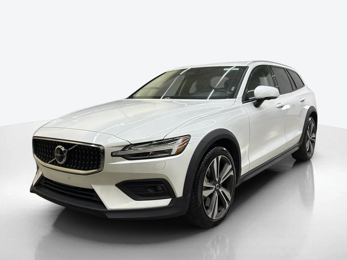 2025 Volvo V60 Cross Country