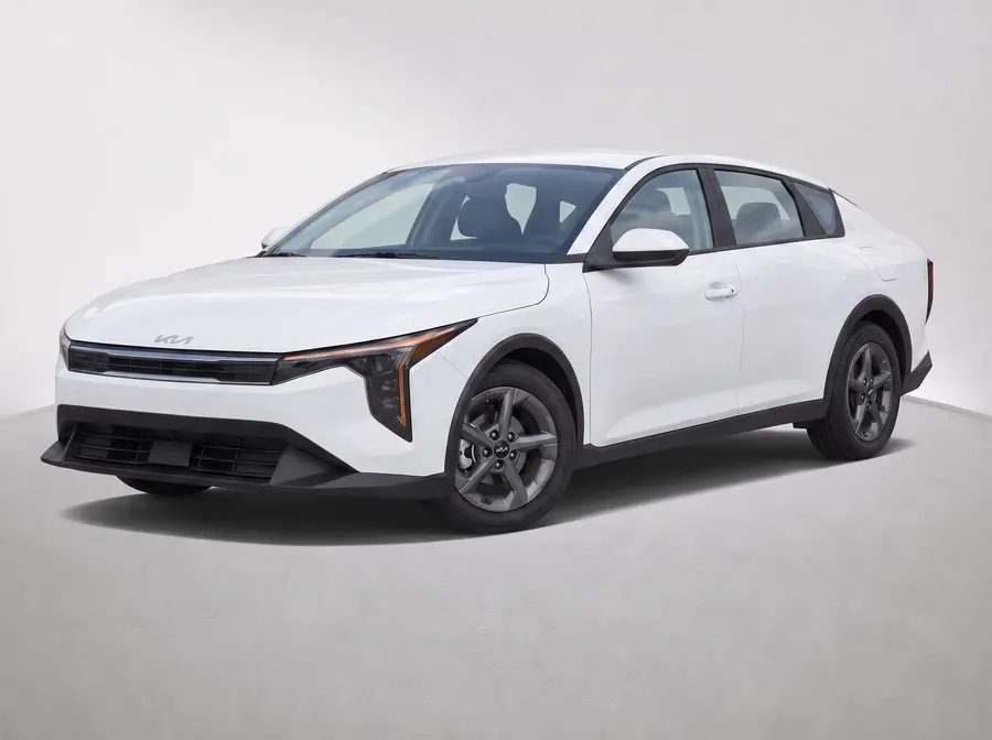 2025 Kia K4 — image 1 of 9